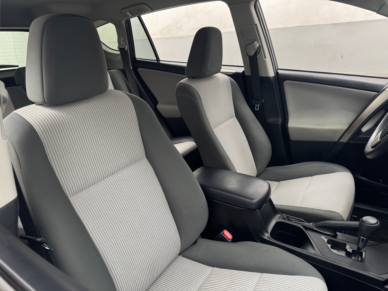 Thumbnail: 2015 Toyota RAV4 - 2