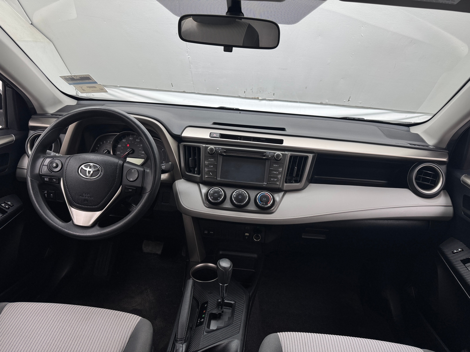 Thumbnail: 2015 Toyota RAV4 - 3