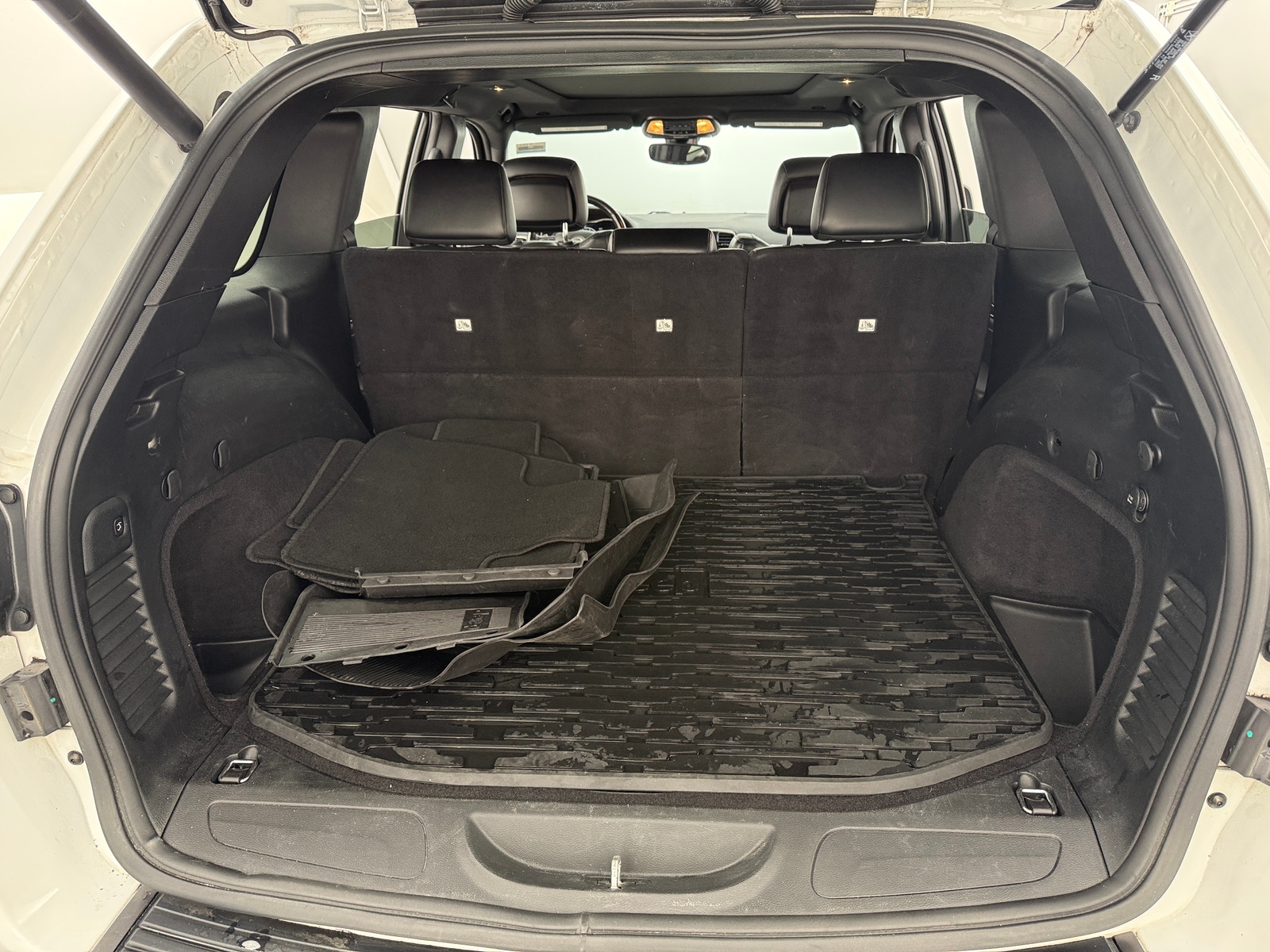 Thumbnail: 2020 Jeep Grand Cherokee - 6