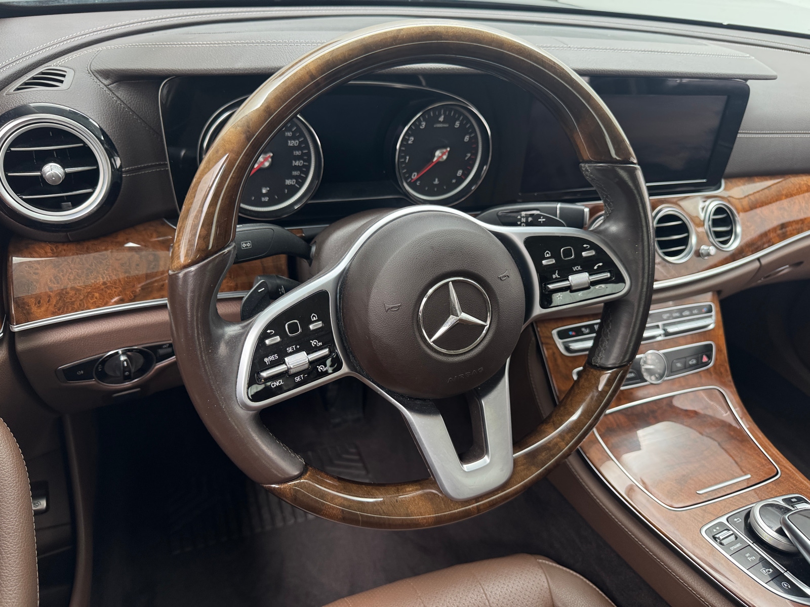 Thumbnail: 2019 Mercedes-Benz E-Class - 4