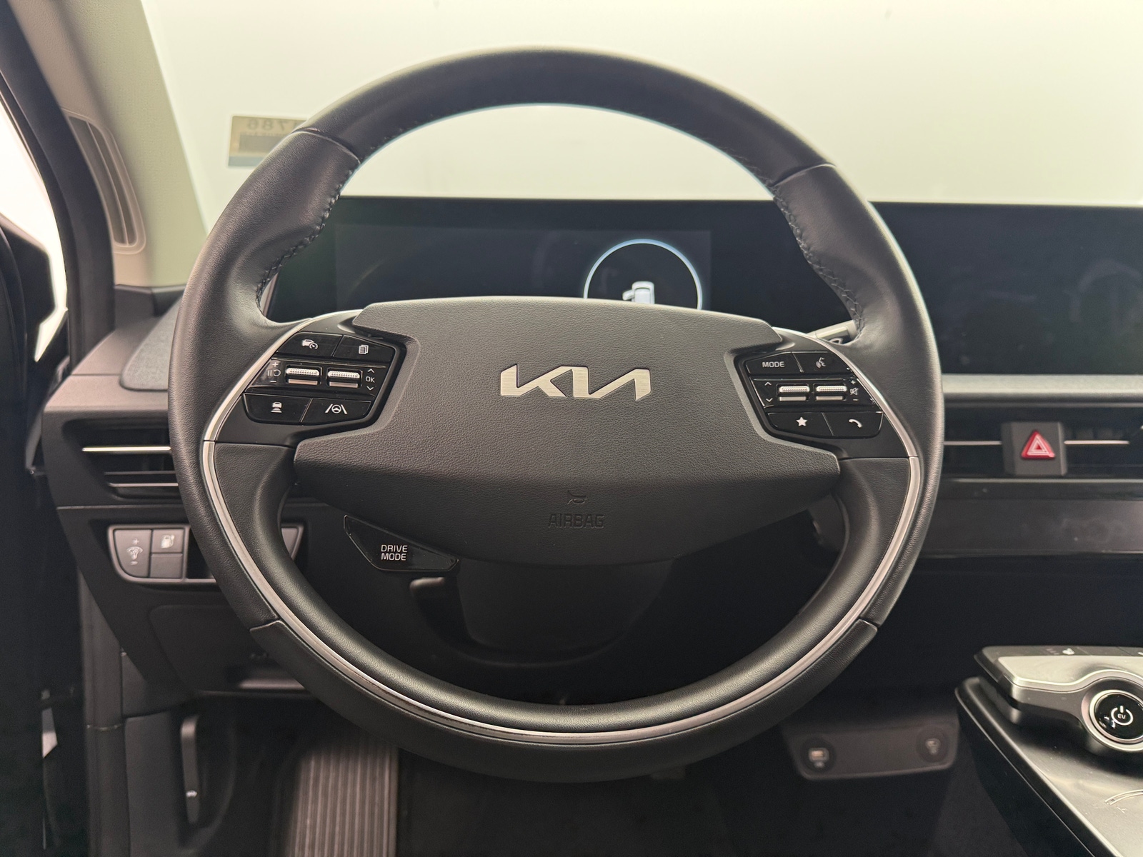 Thumbnail: 2024 Kia EV6 - 4