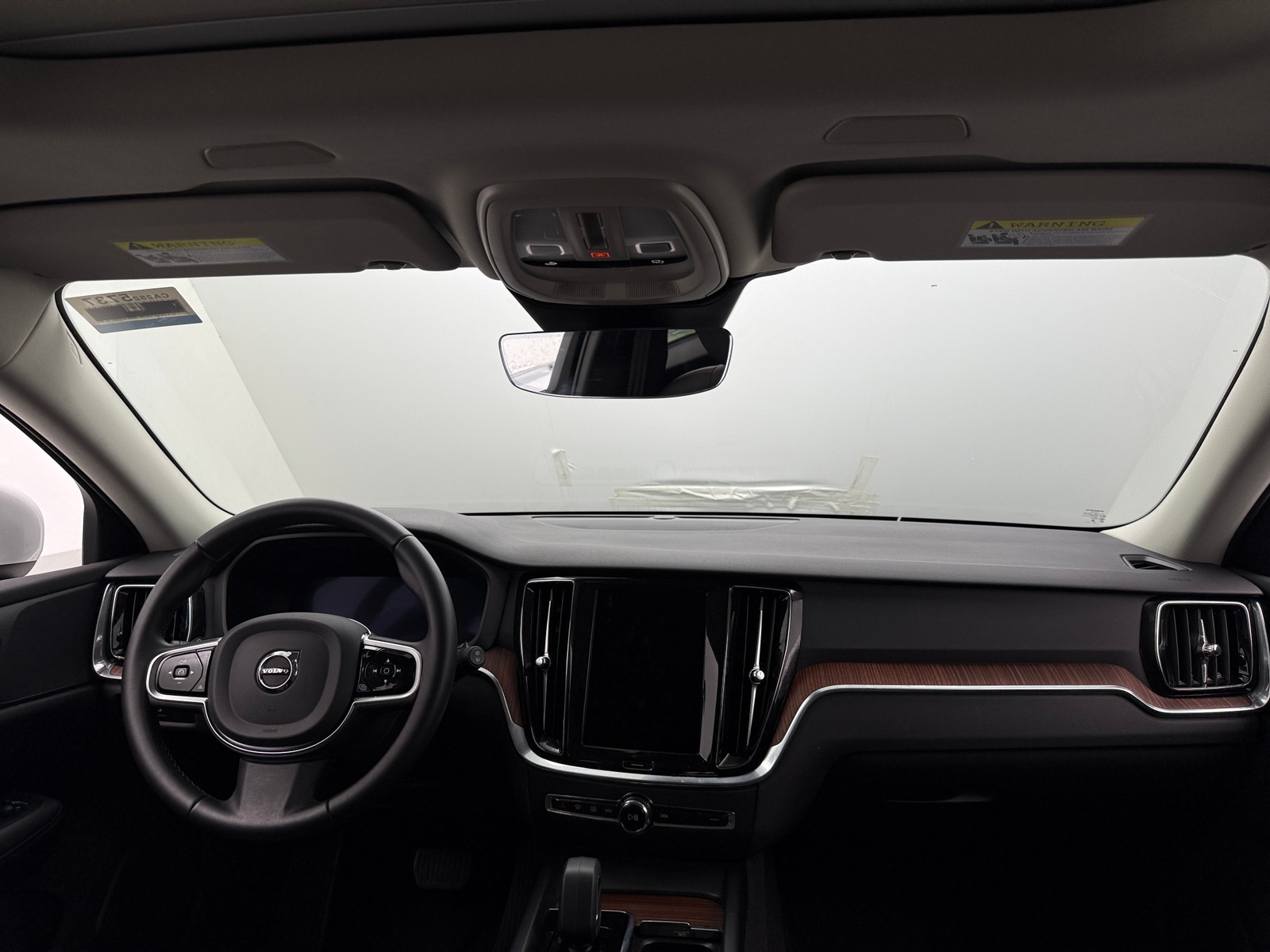 Thumbnail: 2025 Volvo V60 - 2