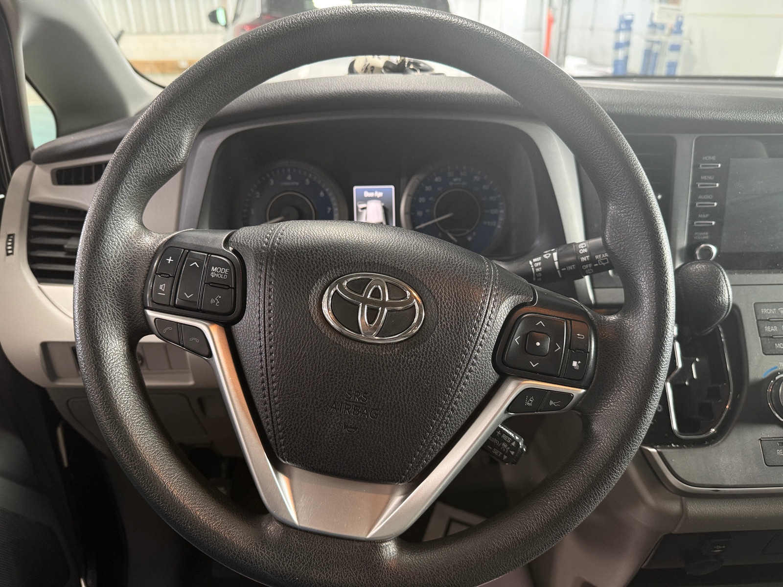 Thumbnail: 2020 Toyota Sienna - 5