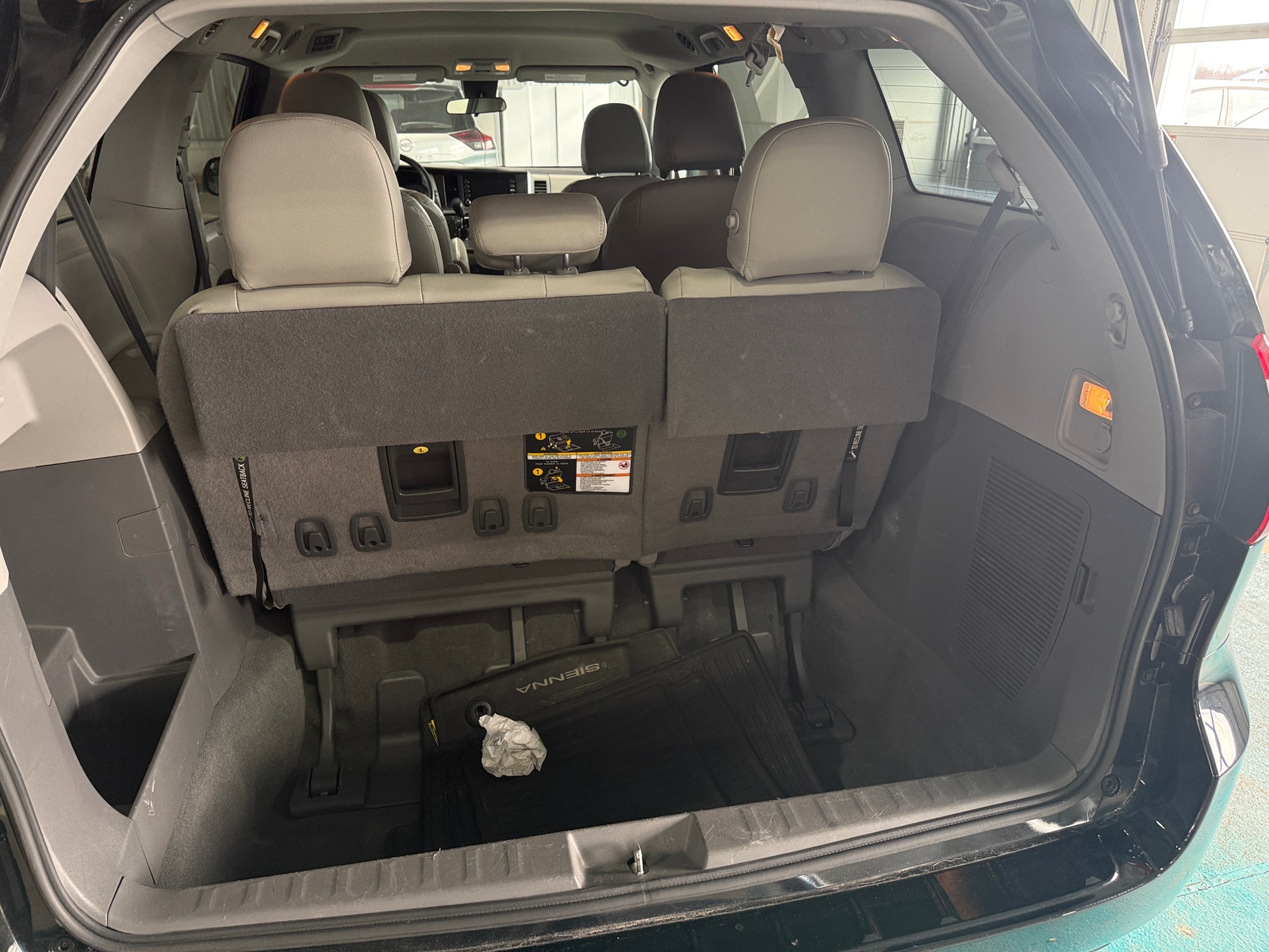 Thumbnail: 2020 Toyota Sienna - 7