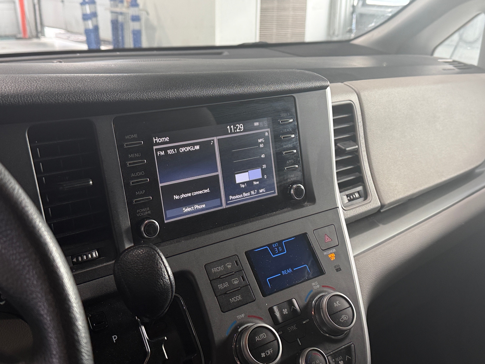 Thumbnail: 2020 Toyota Sienna - 4