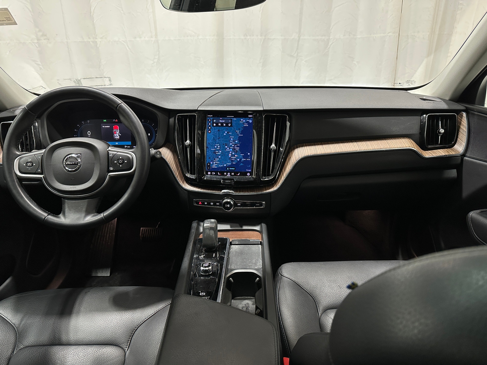 Thumbnail: 2022 Volvo XC60 - 3