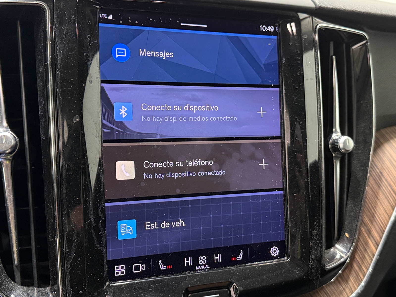 Thumbnail: 2022 Volvo XC60 - 4