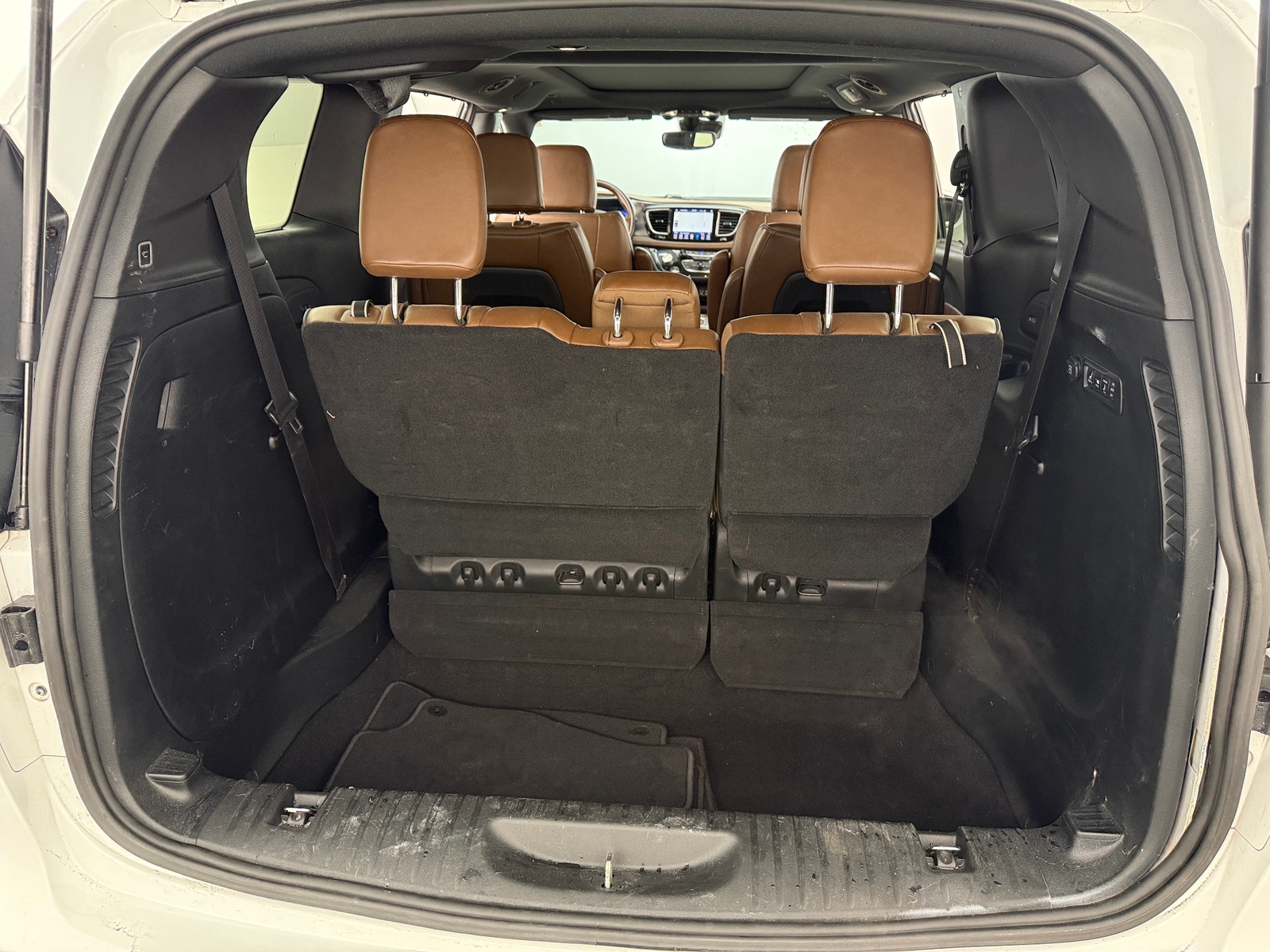 Thumbnail: 2020 Chrysler Pacifica - 6