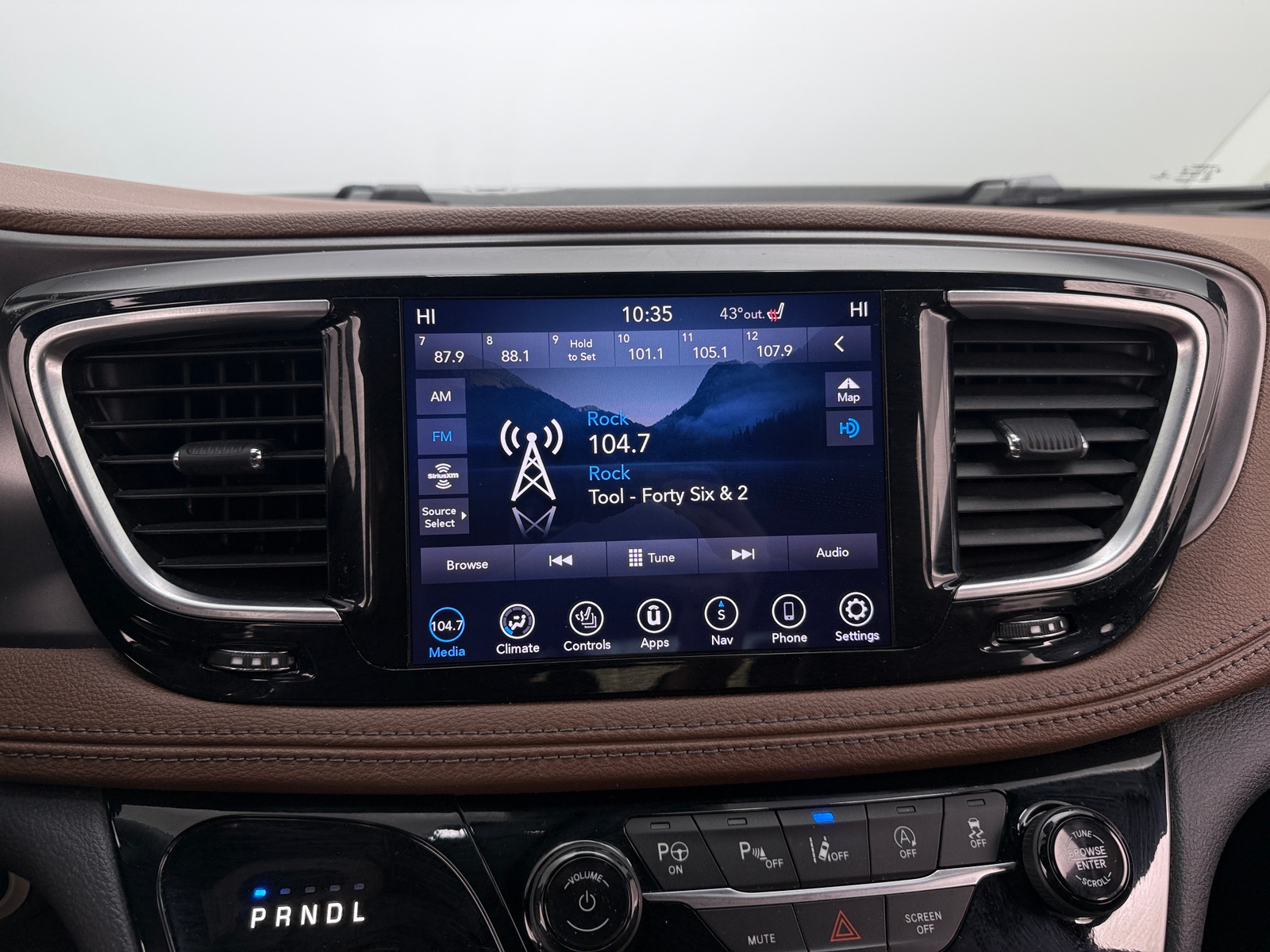 Thumbnail: 2020 Chrysler Pacifica - 3