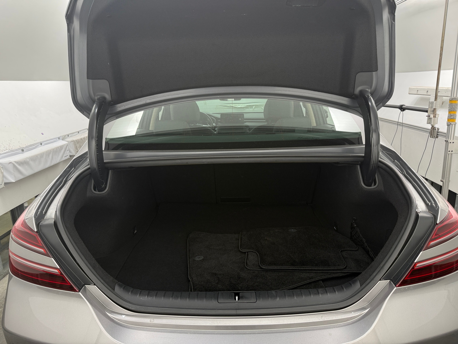 Thumbnail: 2025 Genesis G70 - 6