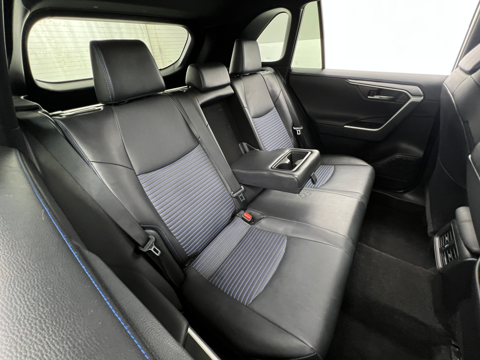 Thumbnail: 2022 Toyota RAV4 - 6