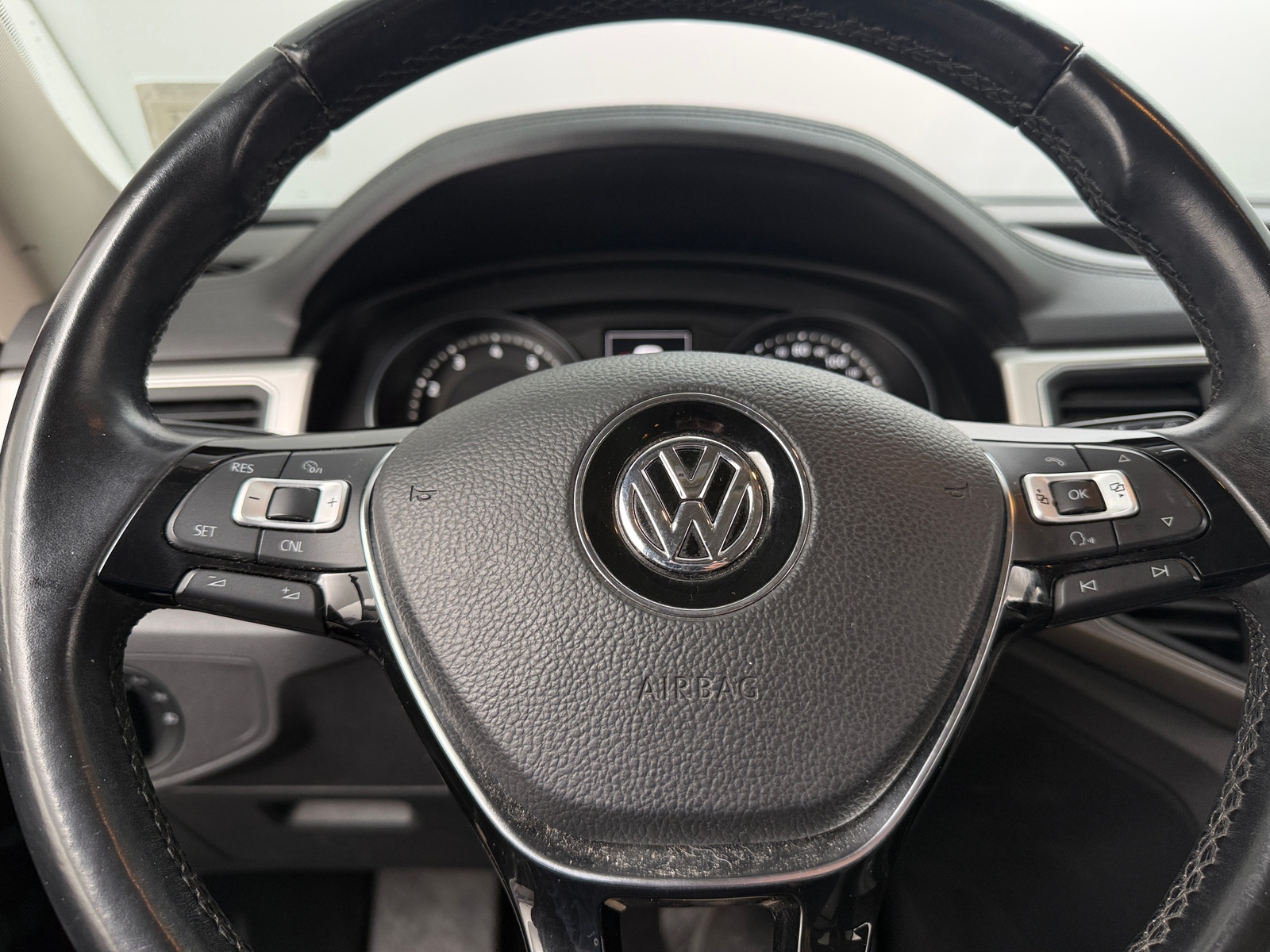 Thumbnail: 2018 Volkswagen Atlas - 4