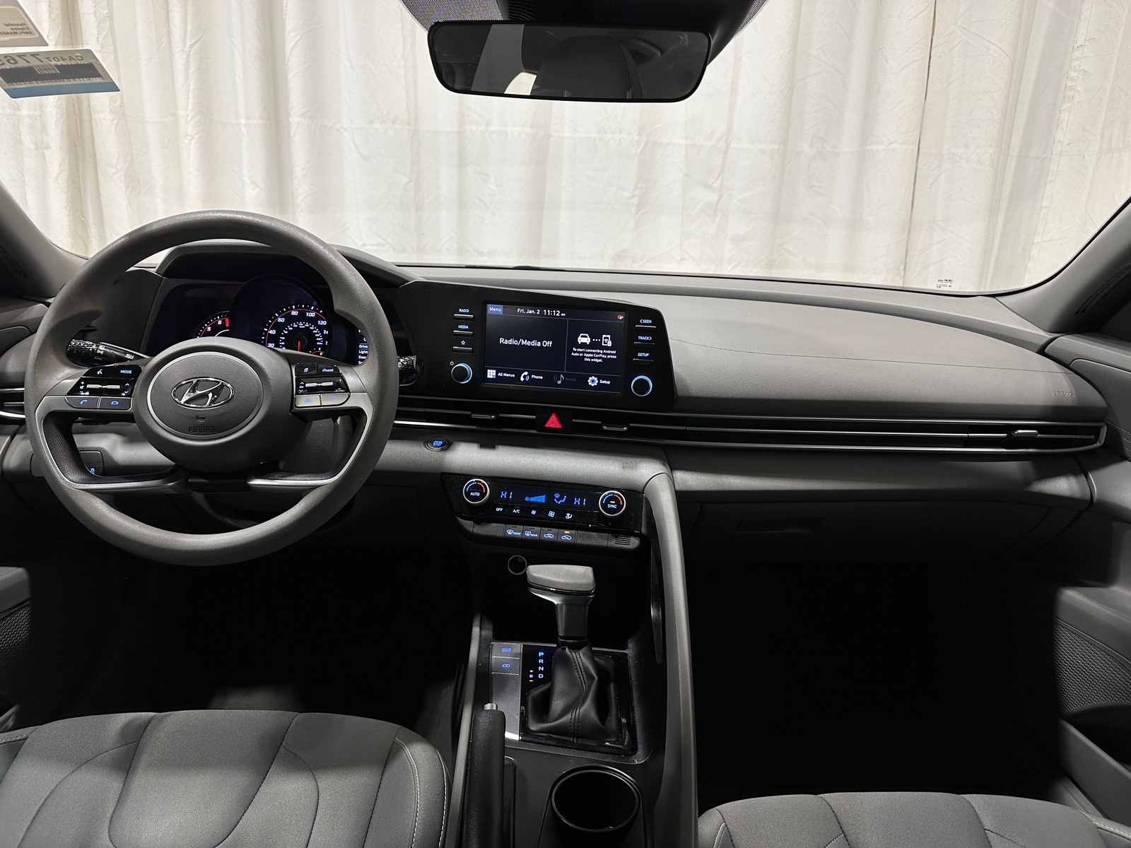 Thumbnail: 2022 Hyundai Elantra - 3