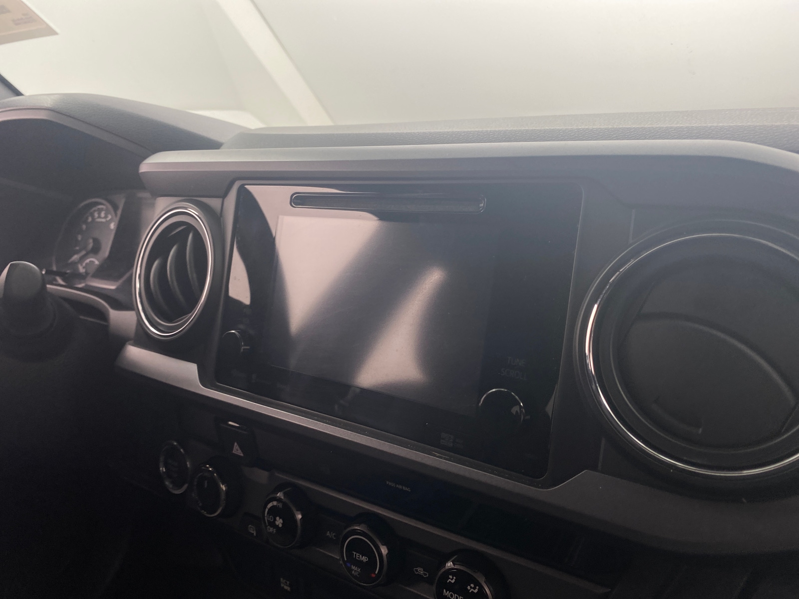 Thumbnail: 2018 Toyota Tacoma - 4