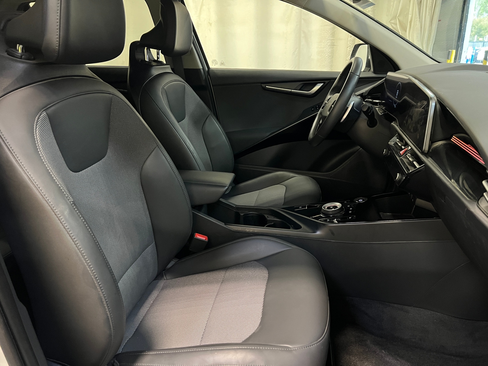 Thumbnail: 2025 Kia Niro - 2