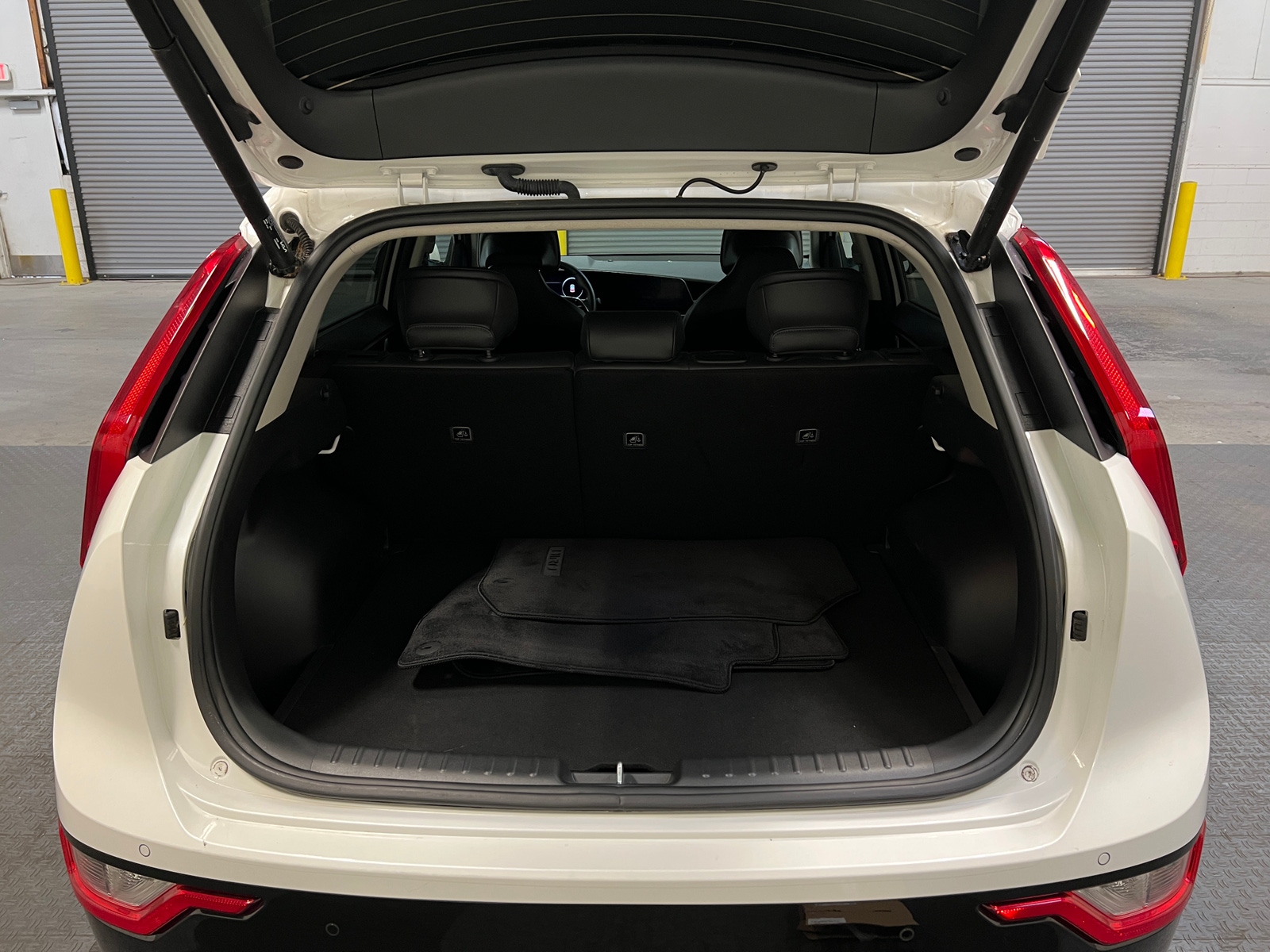 Thumbnail: 2025 Kia Niro - 7