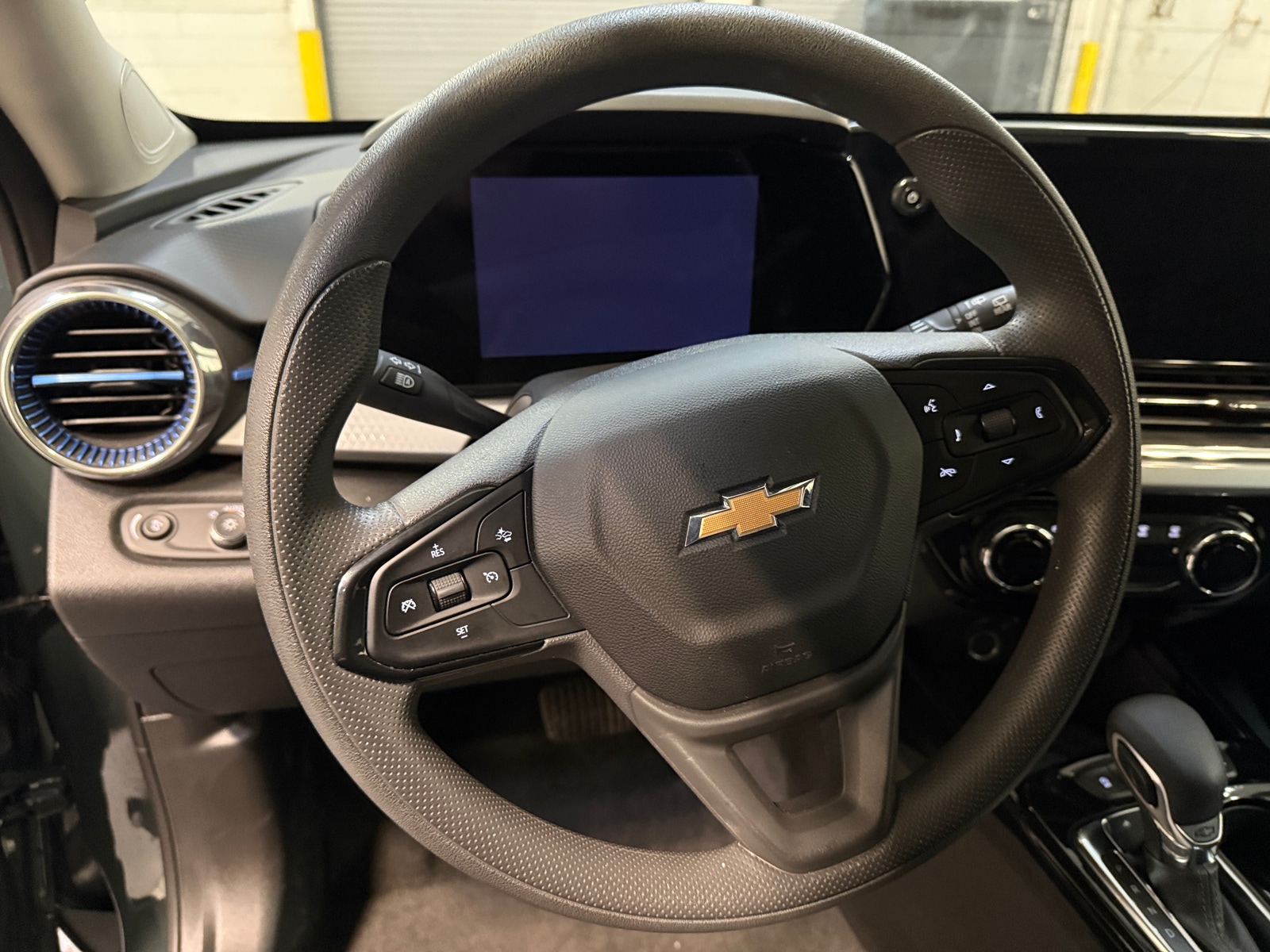 Thumbnail: 2025 Chevrolet Trax - 5