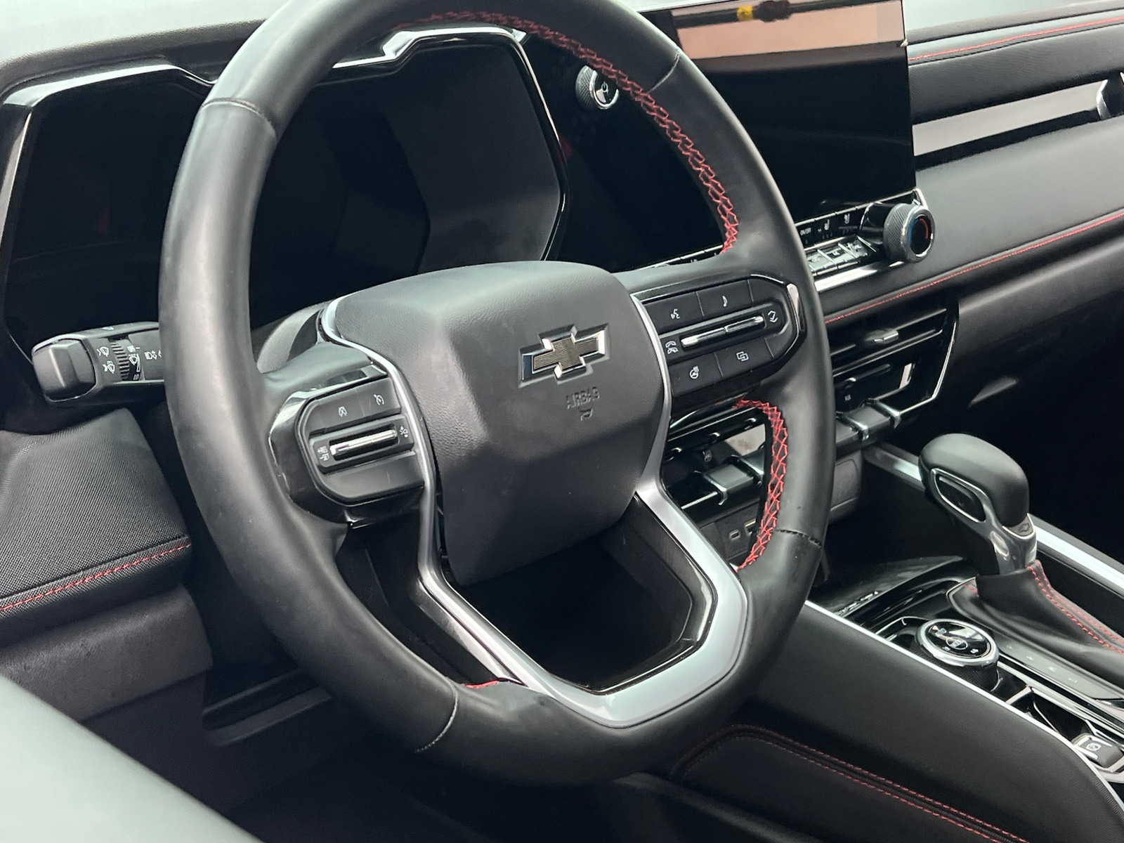 Thumbnail: 2024 Chevrolet Colorado - 5