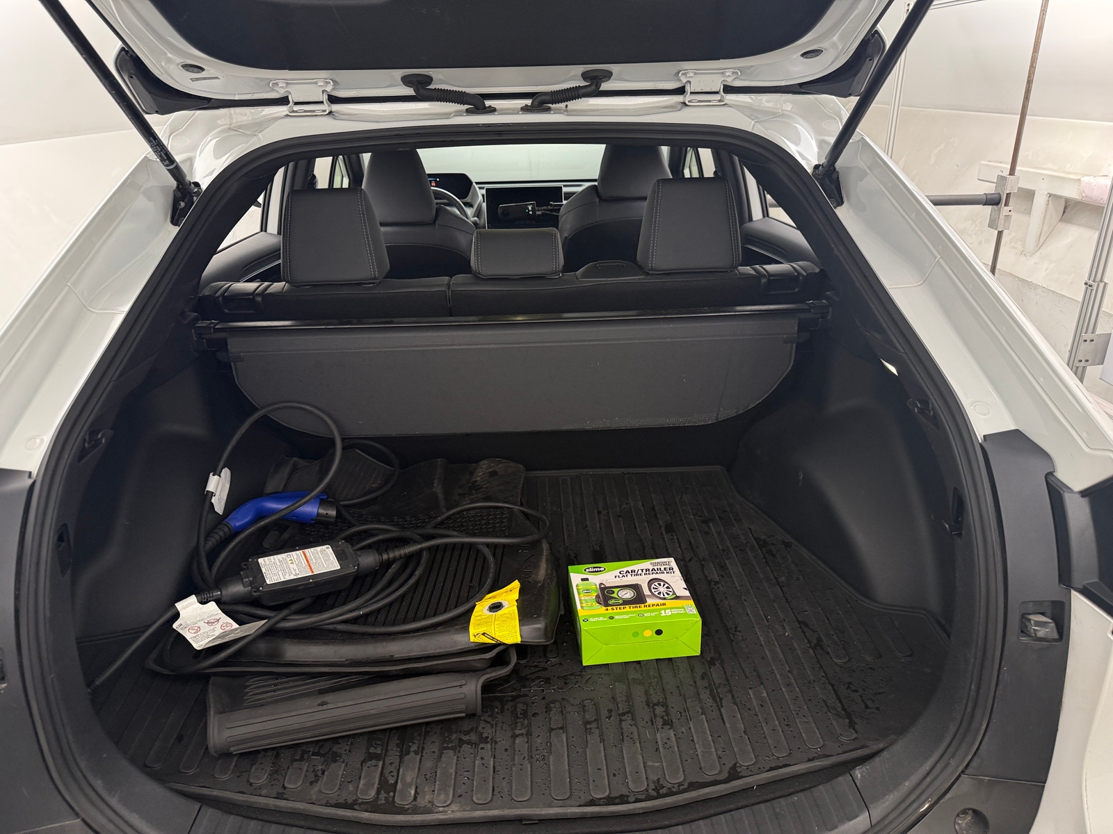 Thumbnail: 2023 Toyota bZ4X - 6