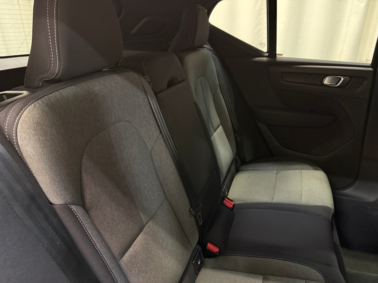 Thumbnail: 2024 Volvo XC40 - 6