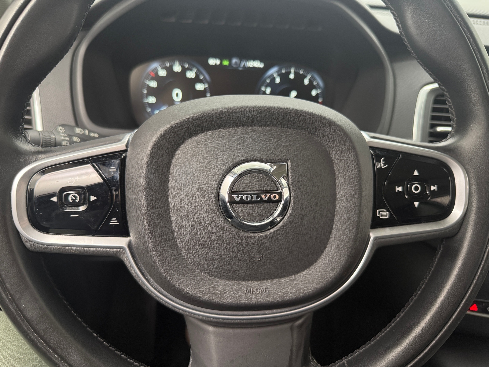 Thumbnail: 2020 Volvo XC90 - 4