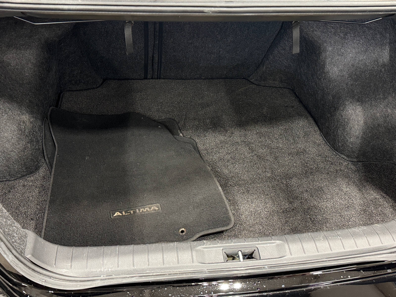 Thumbnail: 2018 Nissan Altima - 7