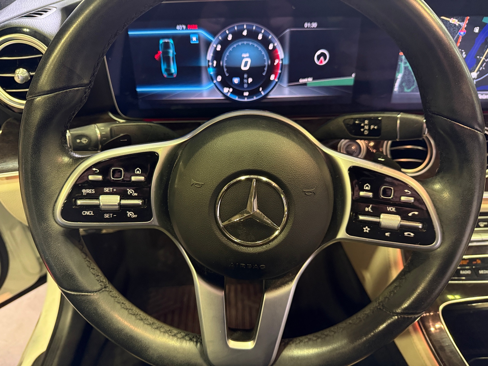 Thumbnail: 2020 Mercedes-Benz E-Class - 4
