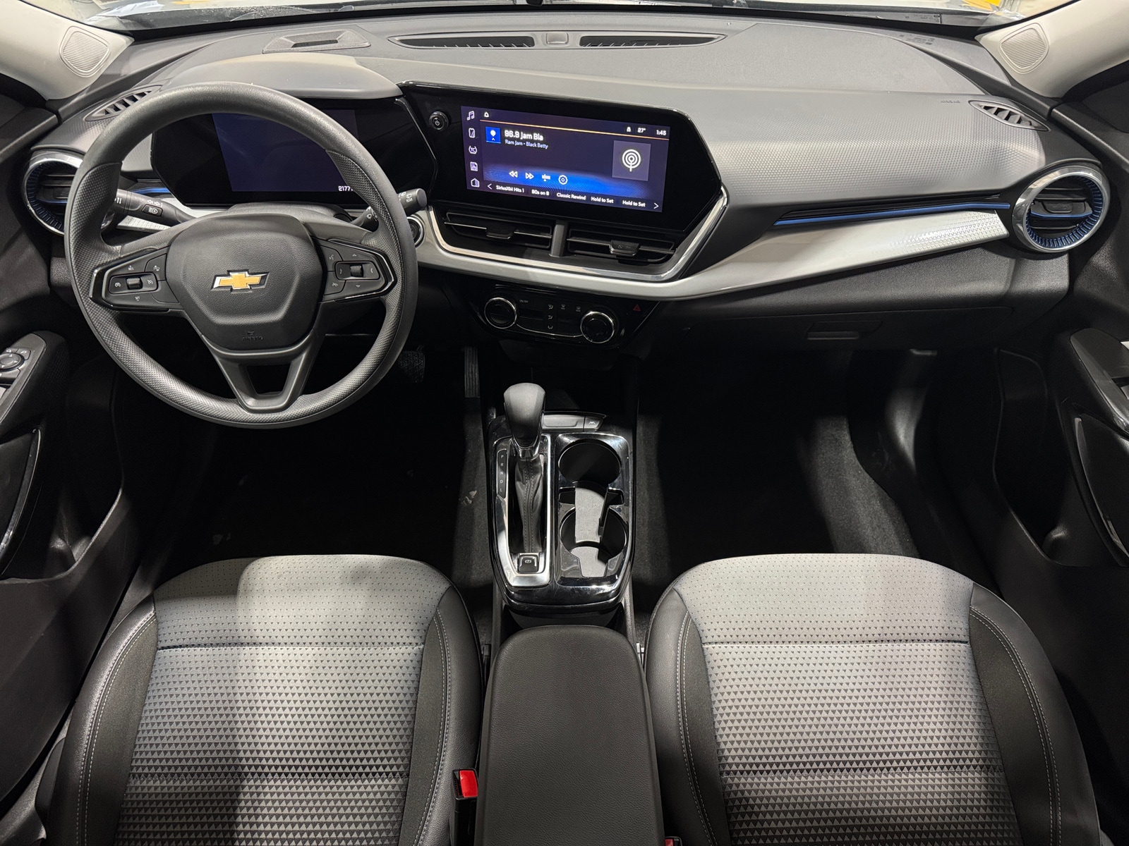 Thumbnail: 2025 Chevrolet Trax - 3