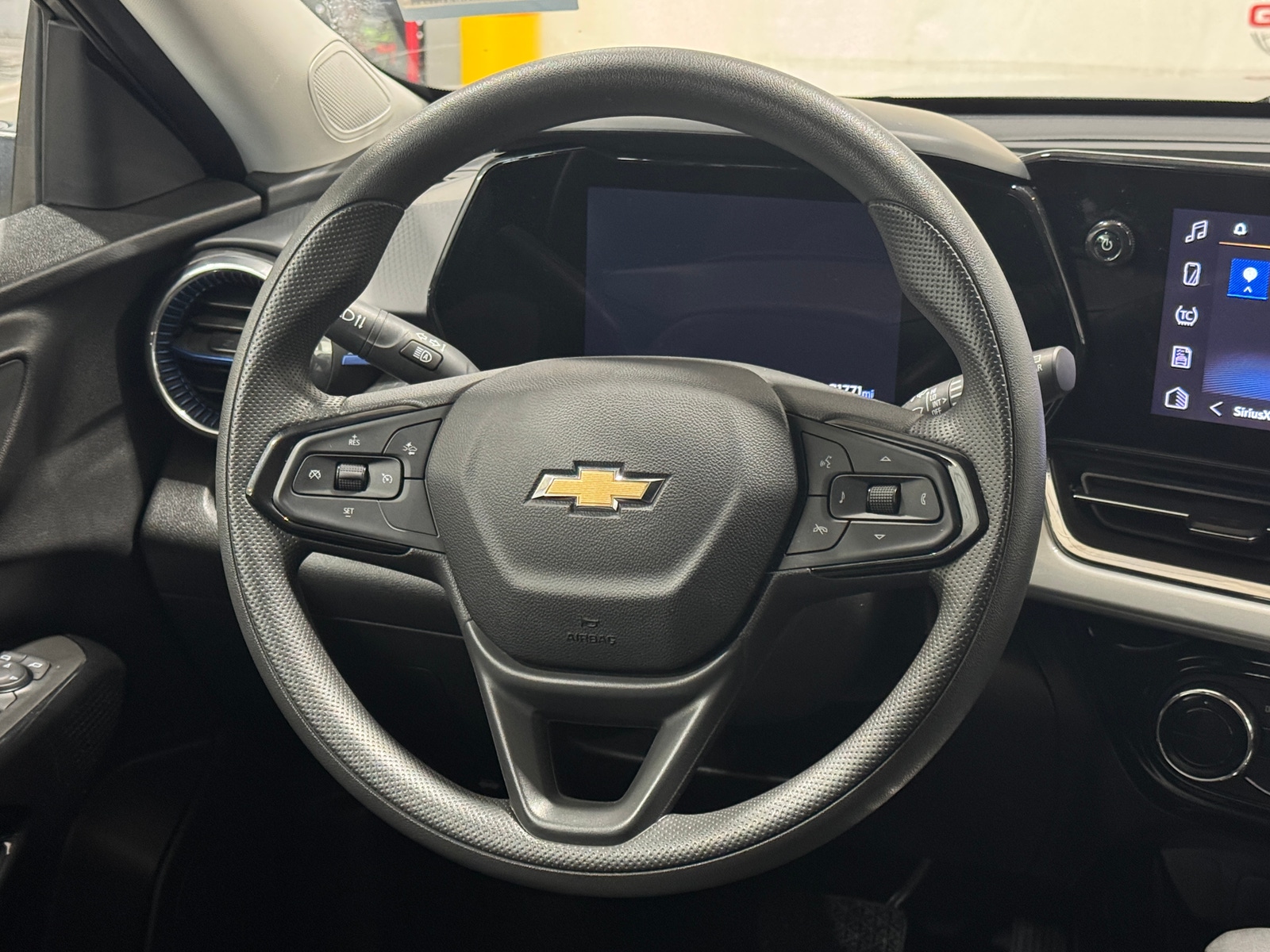 Thumbnail: 2025 Chevrolet Trax - 5