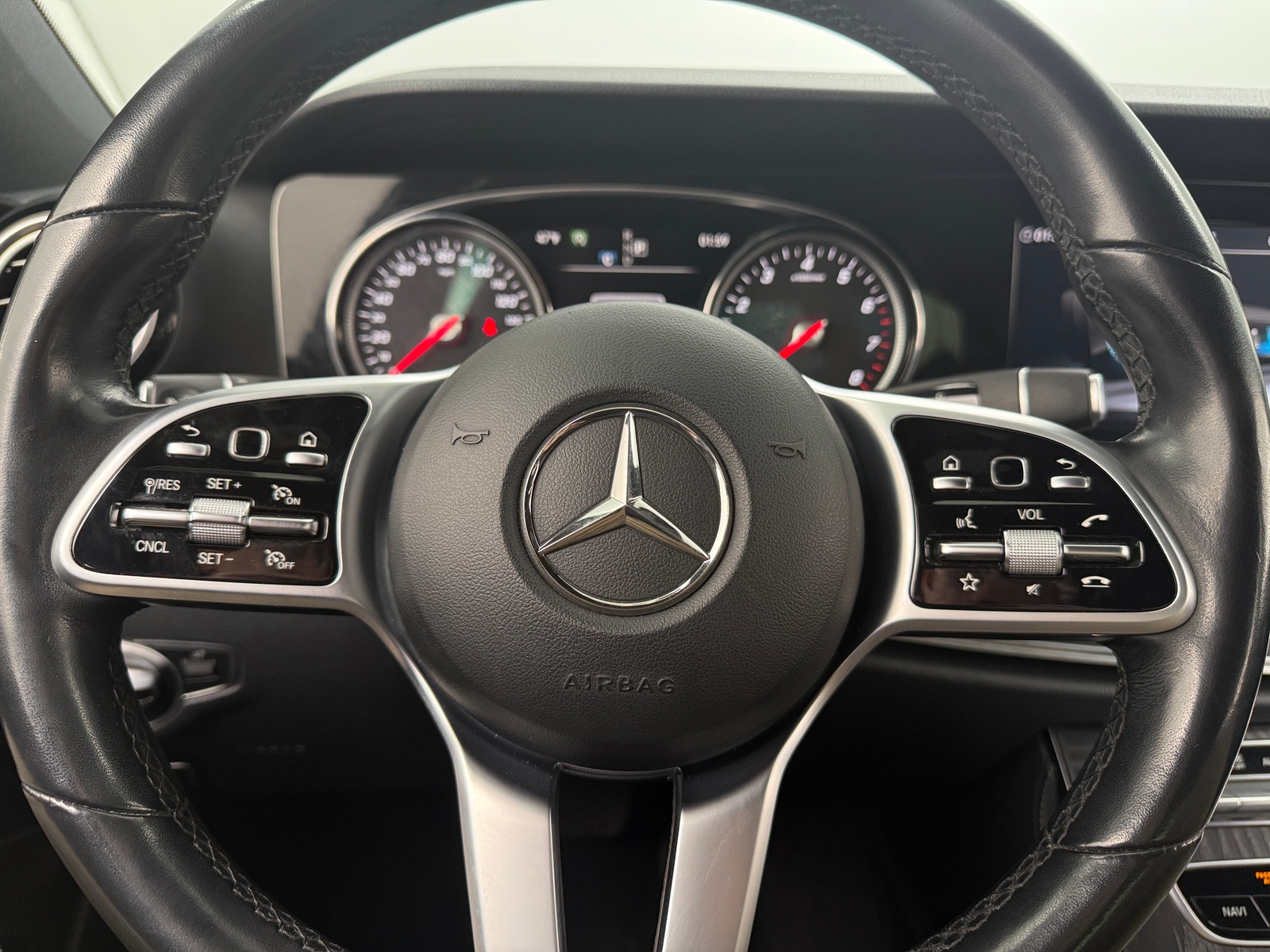 Thumbnail: 2019 Mercedes-Benz E-Class - 4