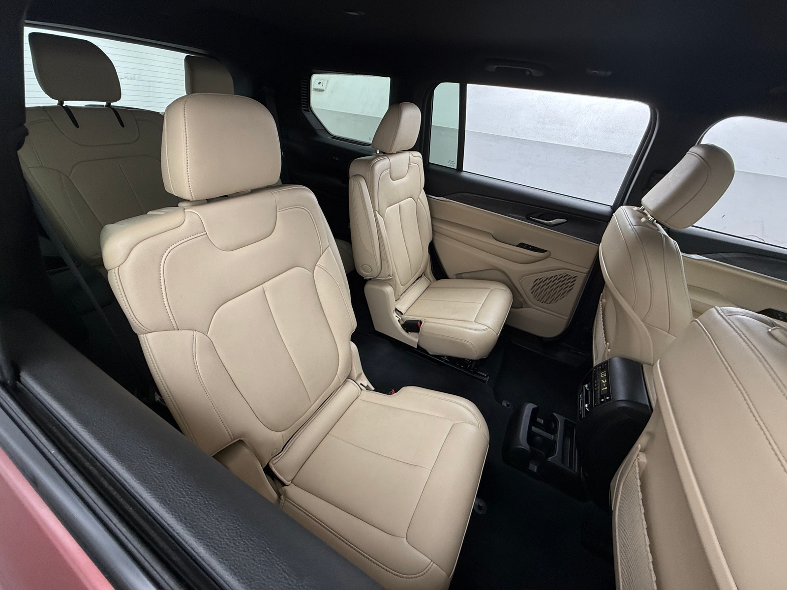 Thumbnail: 2023 Jeep Grand Cherokee L - 5