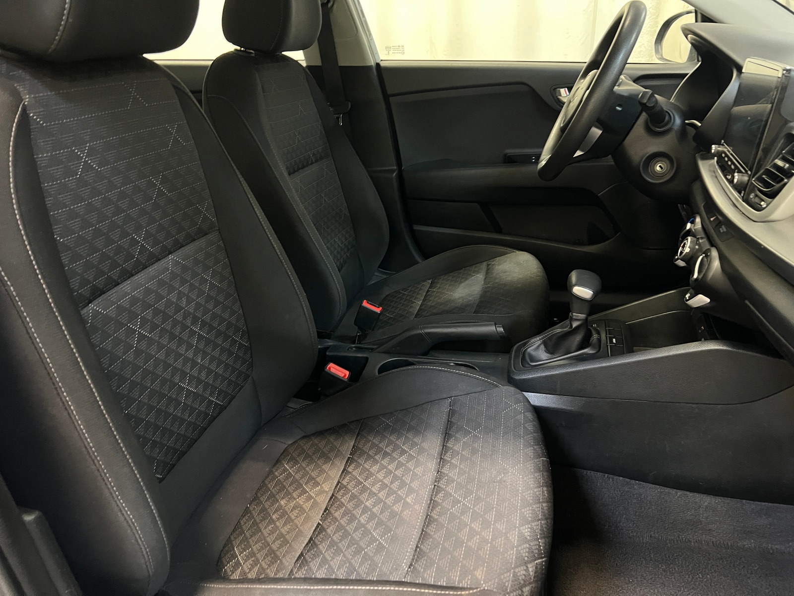 Thumbnail: 2023 Kia Rio - 2