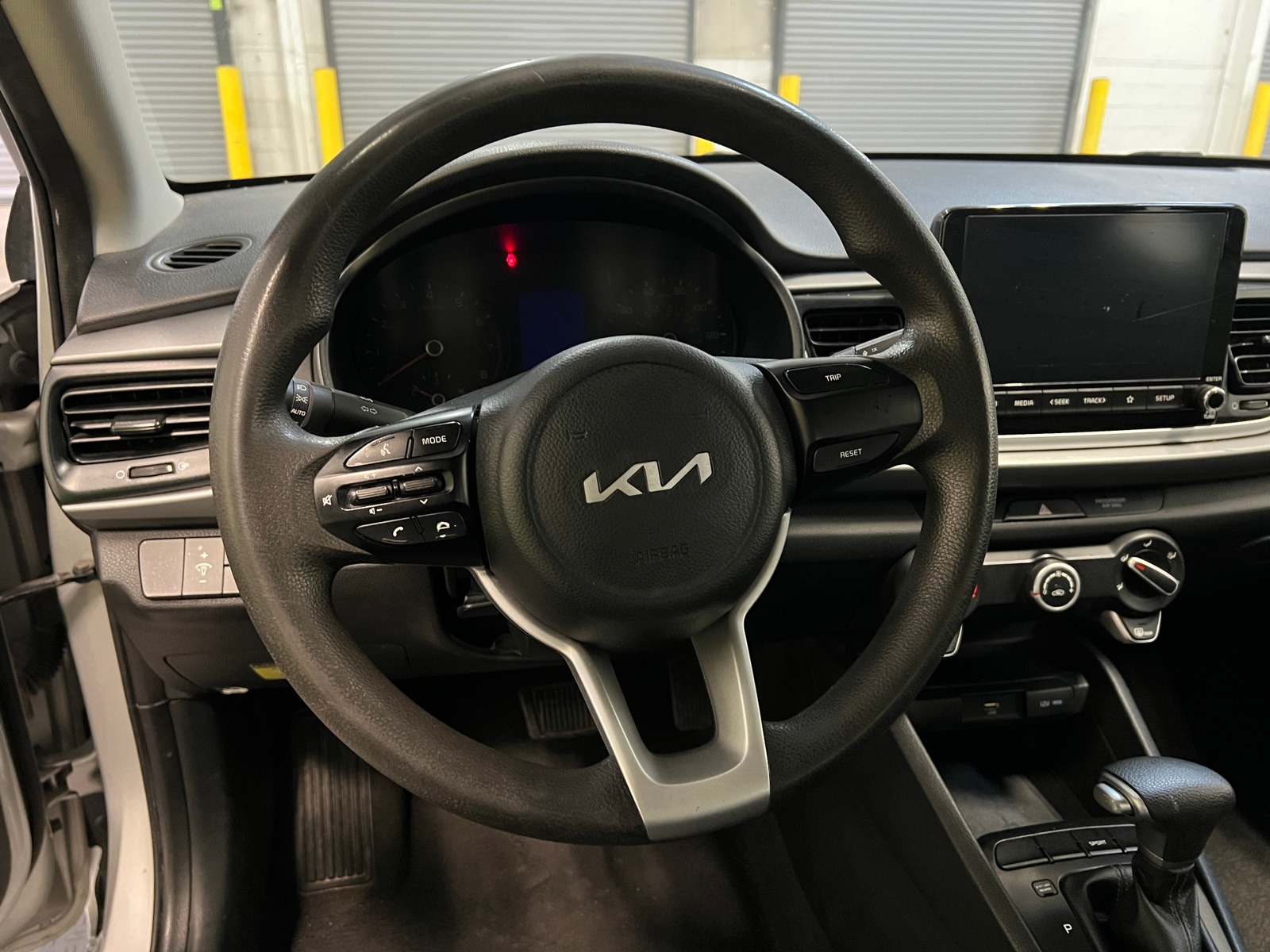 Thumbnail: 2023 Kia Rio - 5