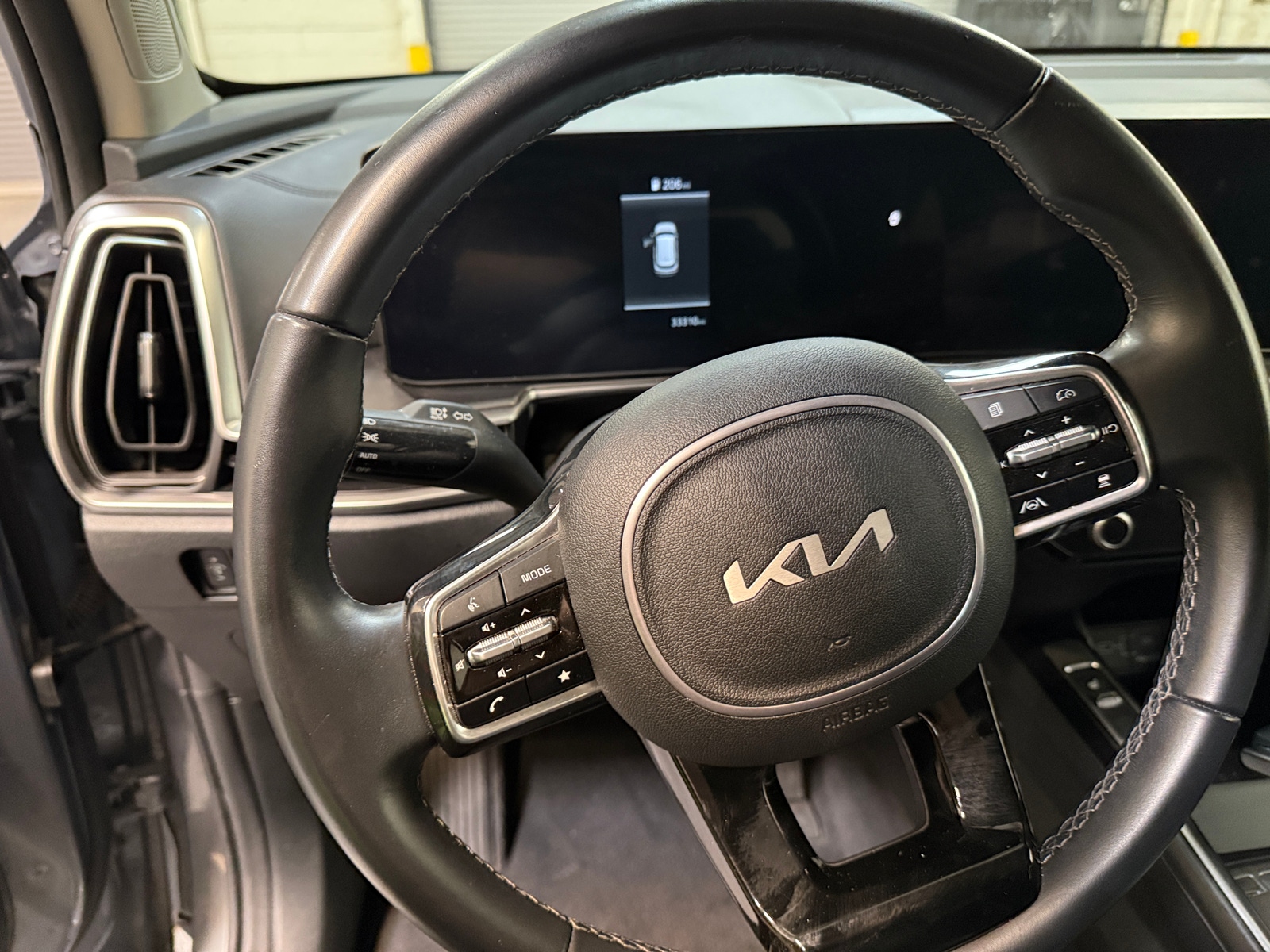 Thumbnail: 2024 Kia Sorento - 4