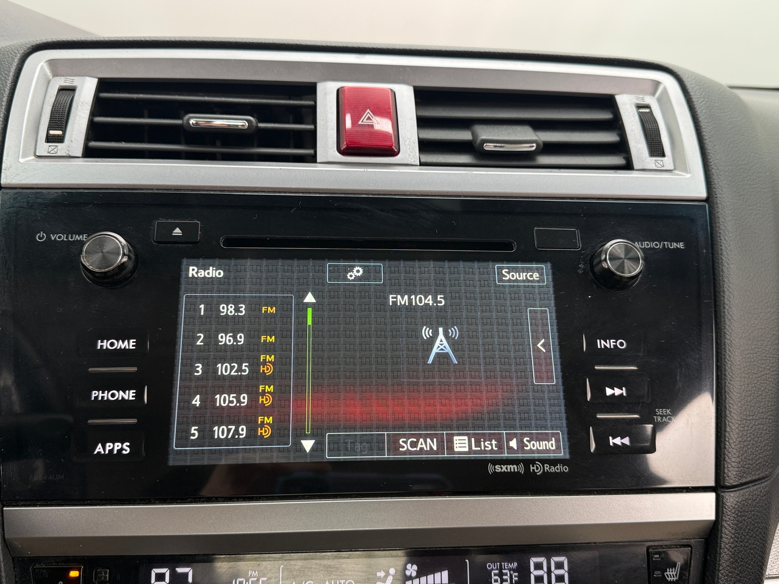 Thumbnail: 2015 Subaru Legacy - 4