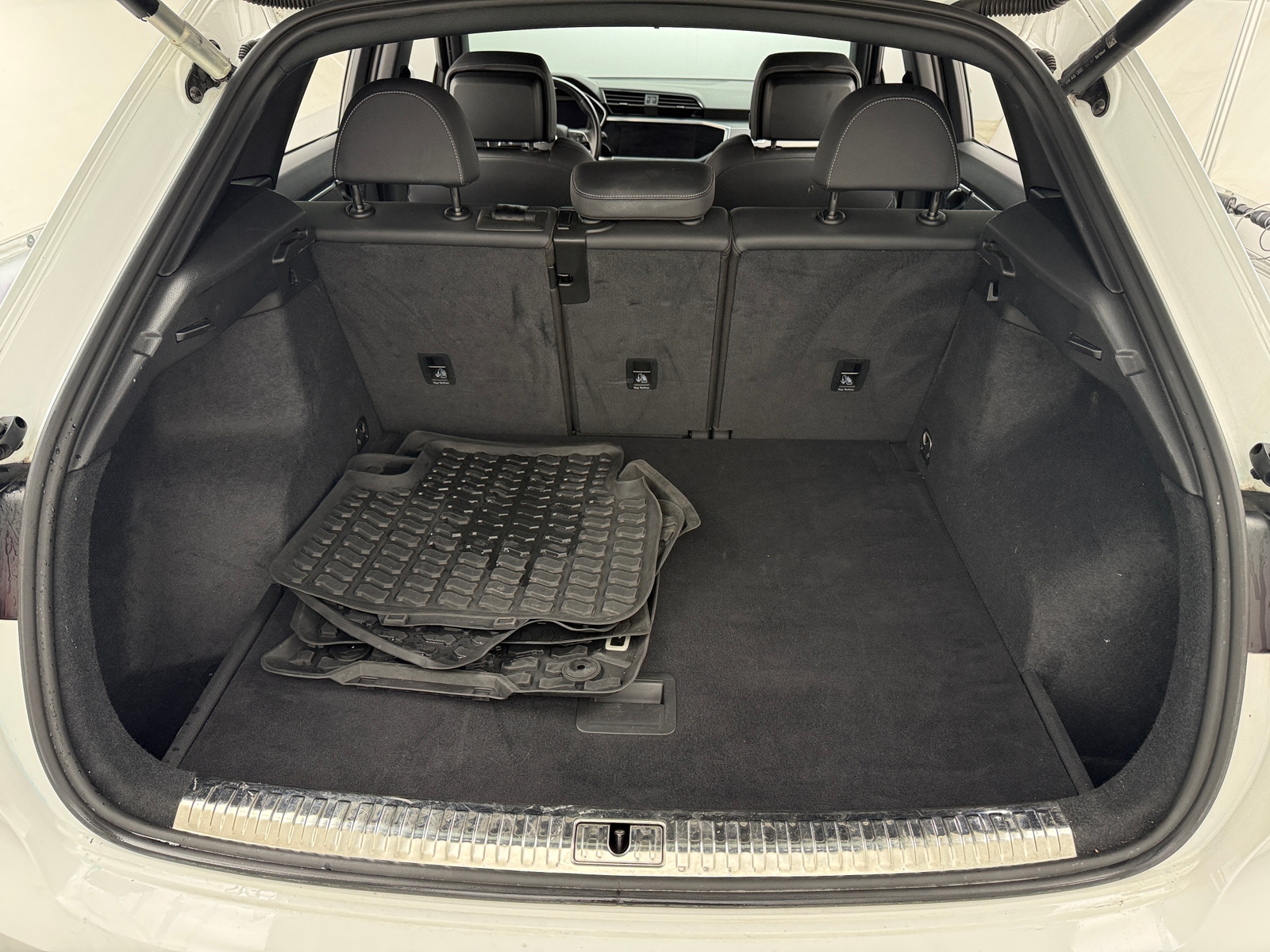 Thumbnail: 2022 Audi Q3 - 6