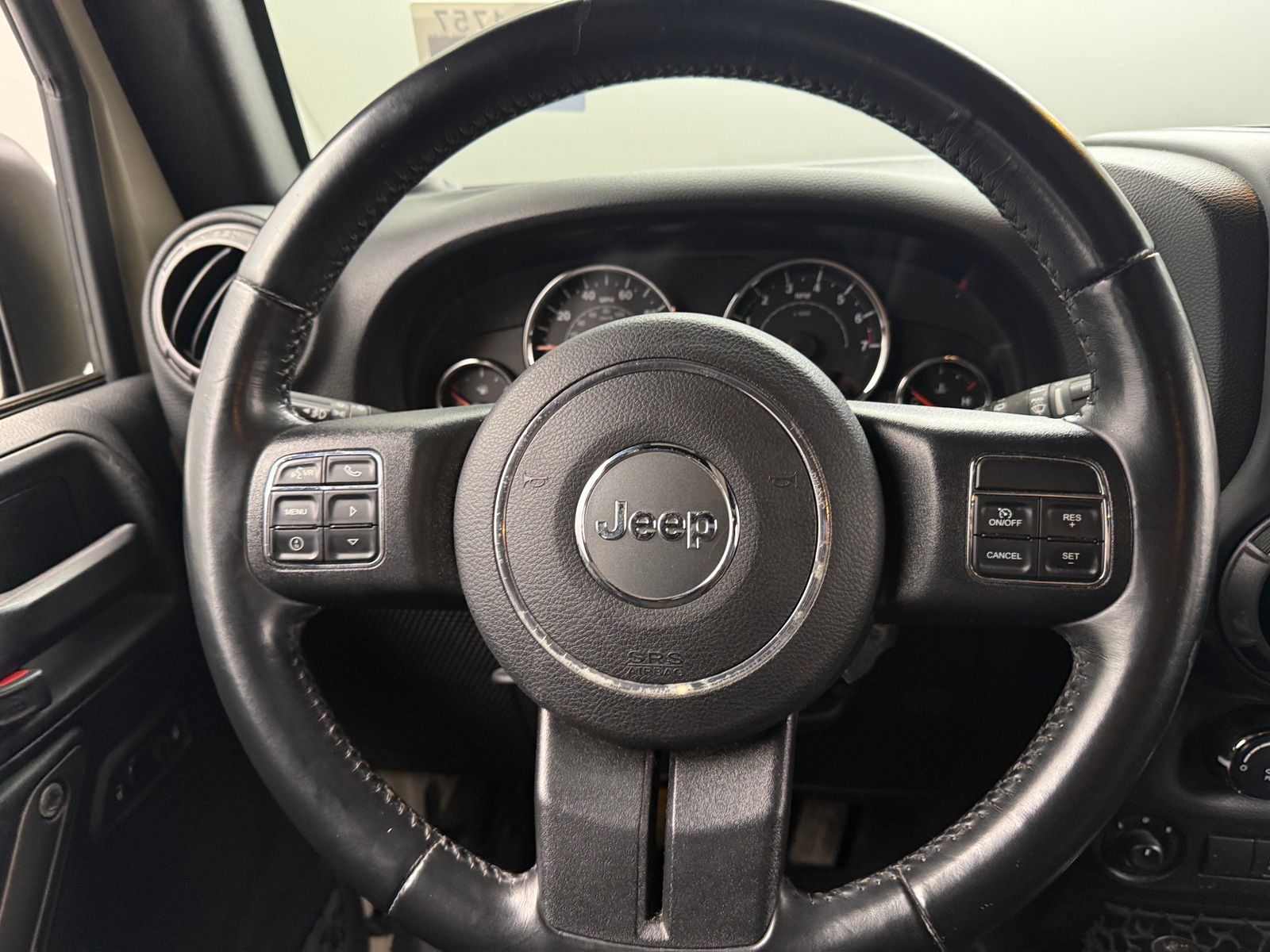 Thumbnail: 2017 Jeep Wrangler - 5