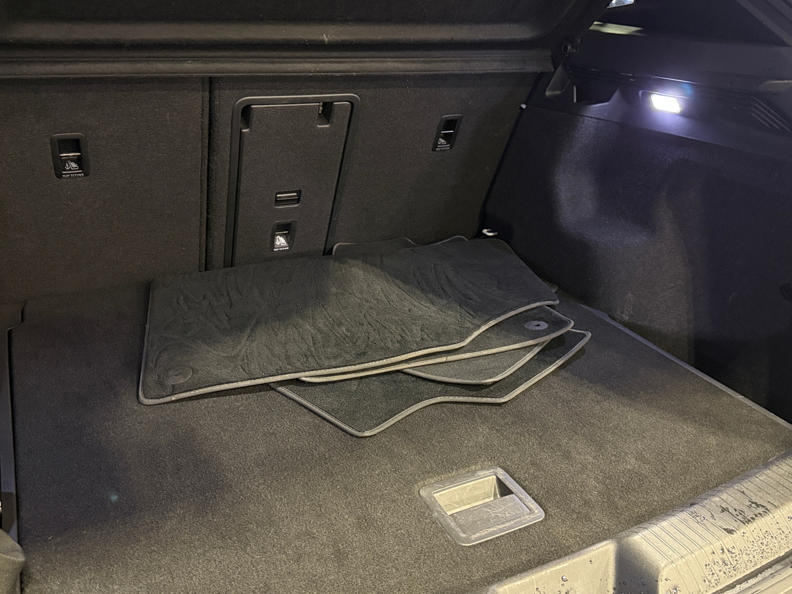 Thumbnail: 2022 Volkswagen ID.4 - 6