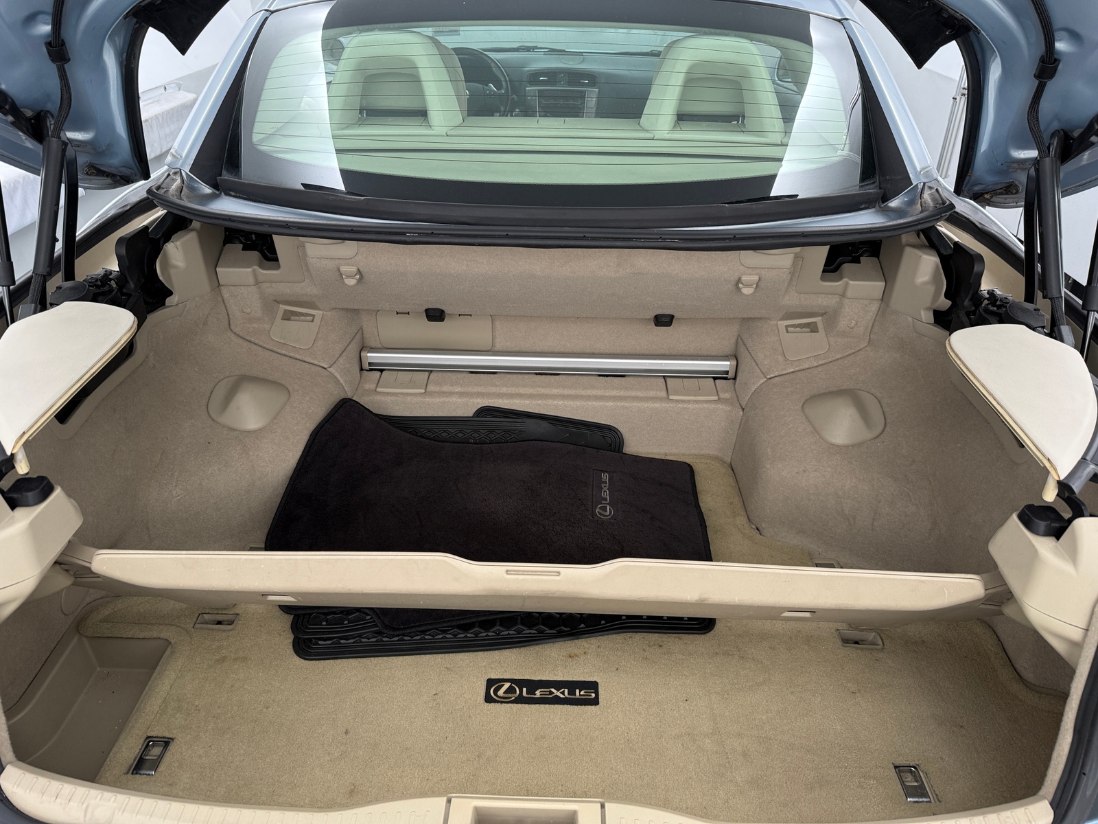 Thumbnail: 2010 Lexus IS - 6