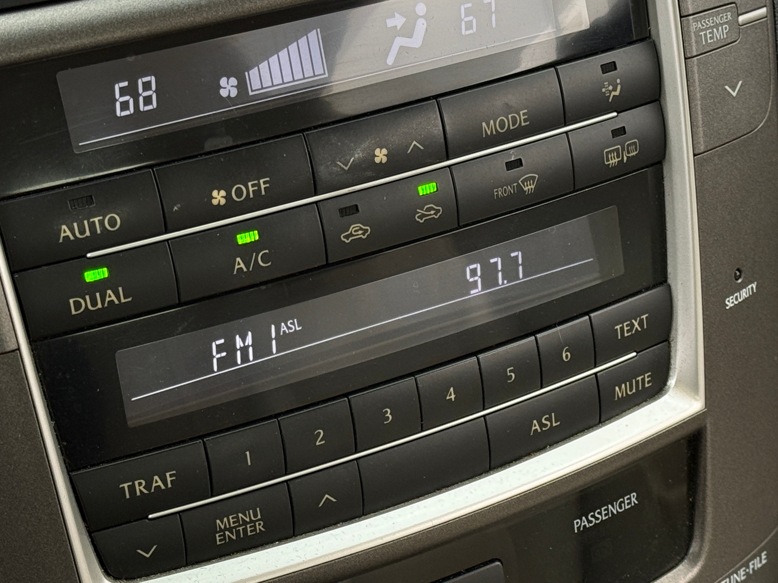 Thumbnail: 2010 Lexus IS - 3