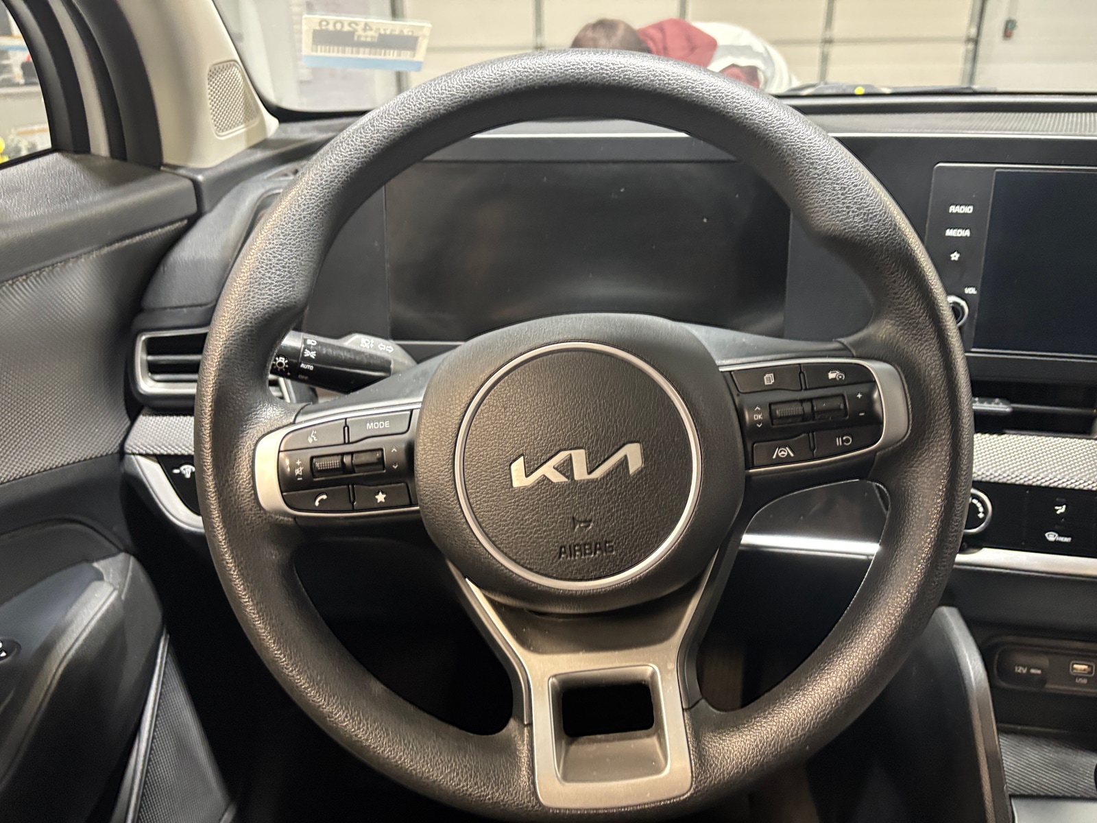 Thumbnail: 2023 Kia Sportage - 5