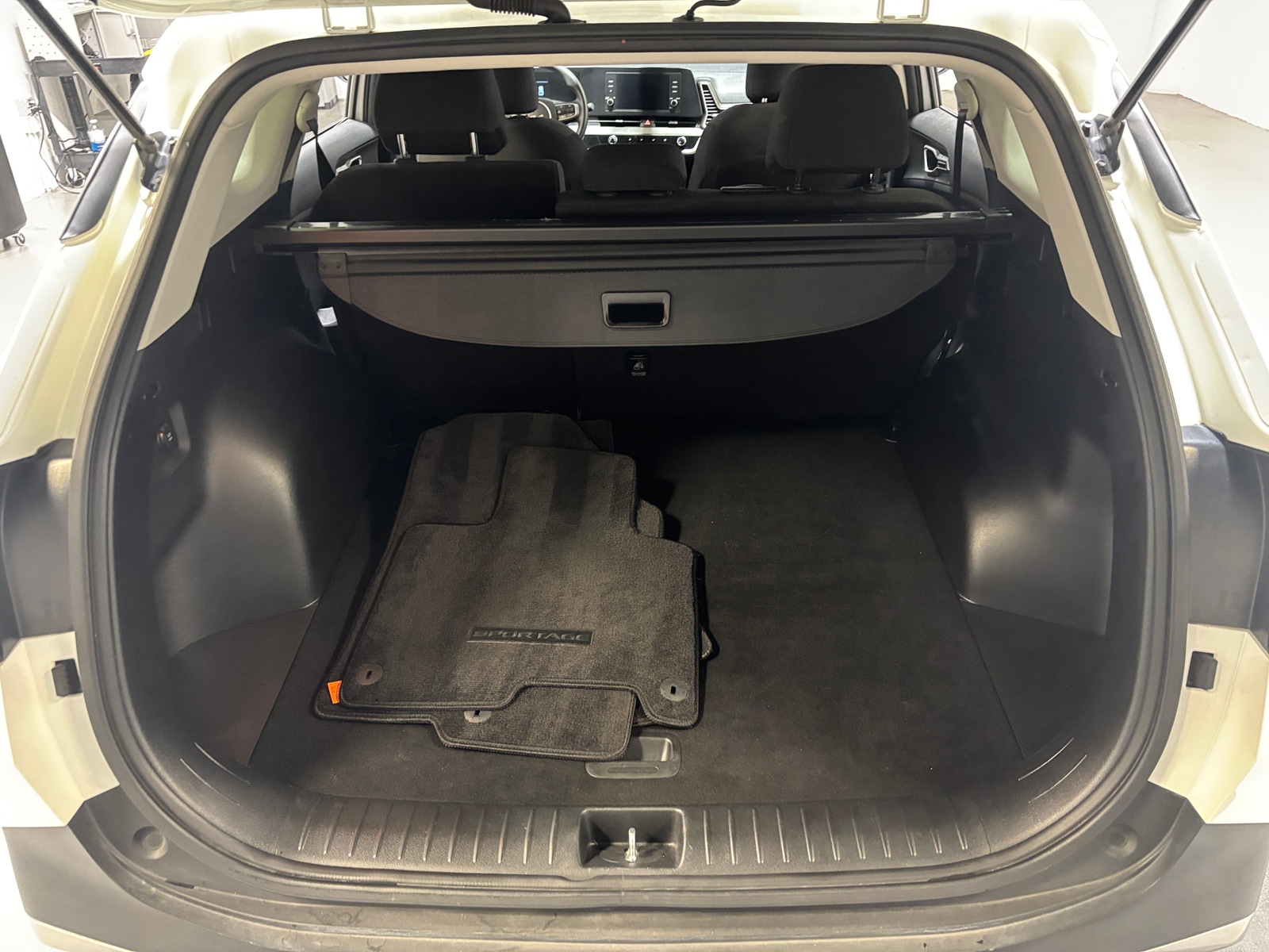 Thumbnail: 2023 Kia Sportage - 7