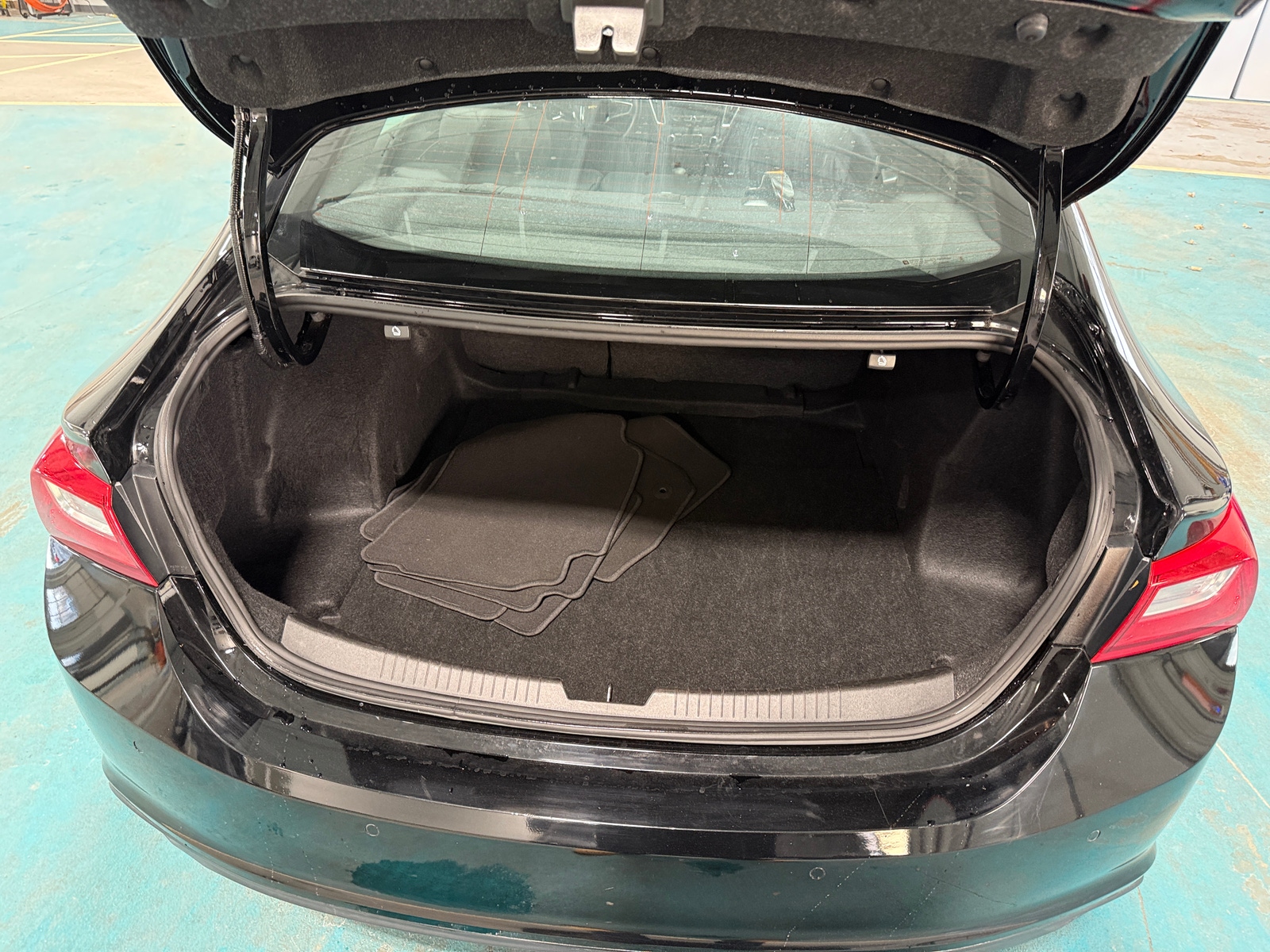 Thumbnail: 2024 Chevrolet Malibu - 7