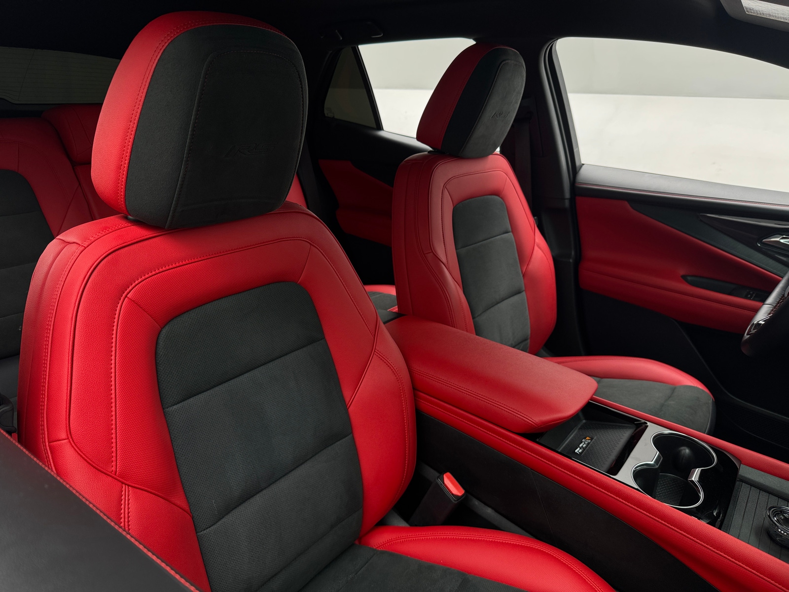 Thumbnail: 2024 Chevrolet Blazer EV - 2