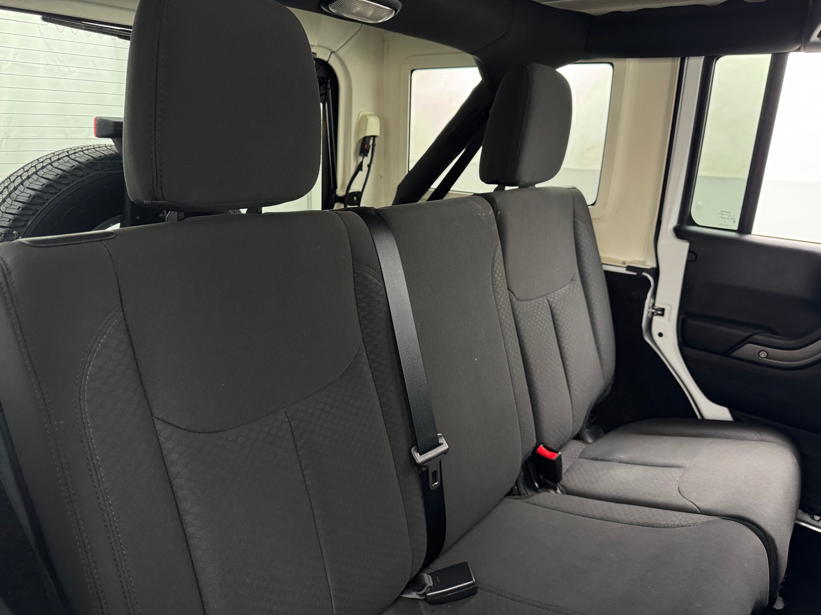 Thumbnail: 2017 Jeep Wrangler - 6