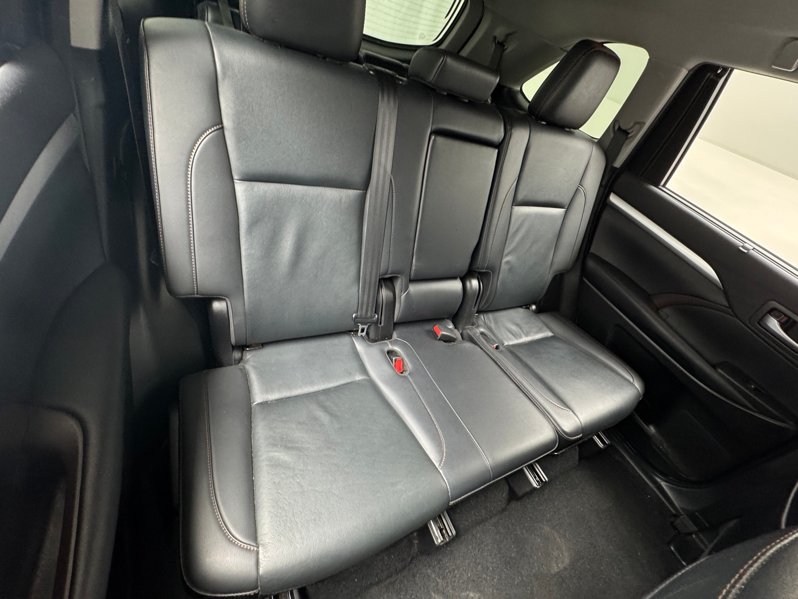 Thumbnail: 2019 Toyota Highlander - 5