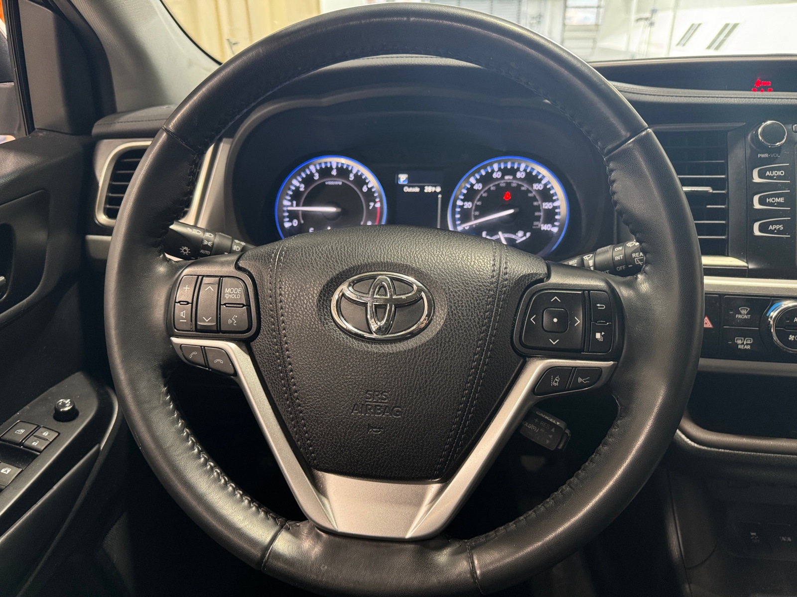 Thumbnail: 2019 Toyota Highlander - 4