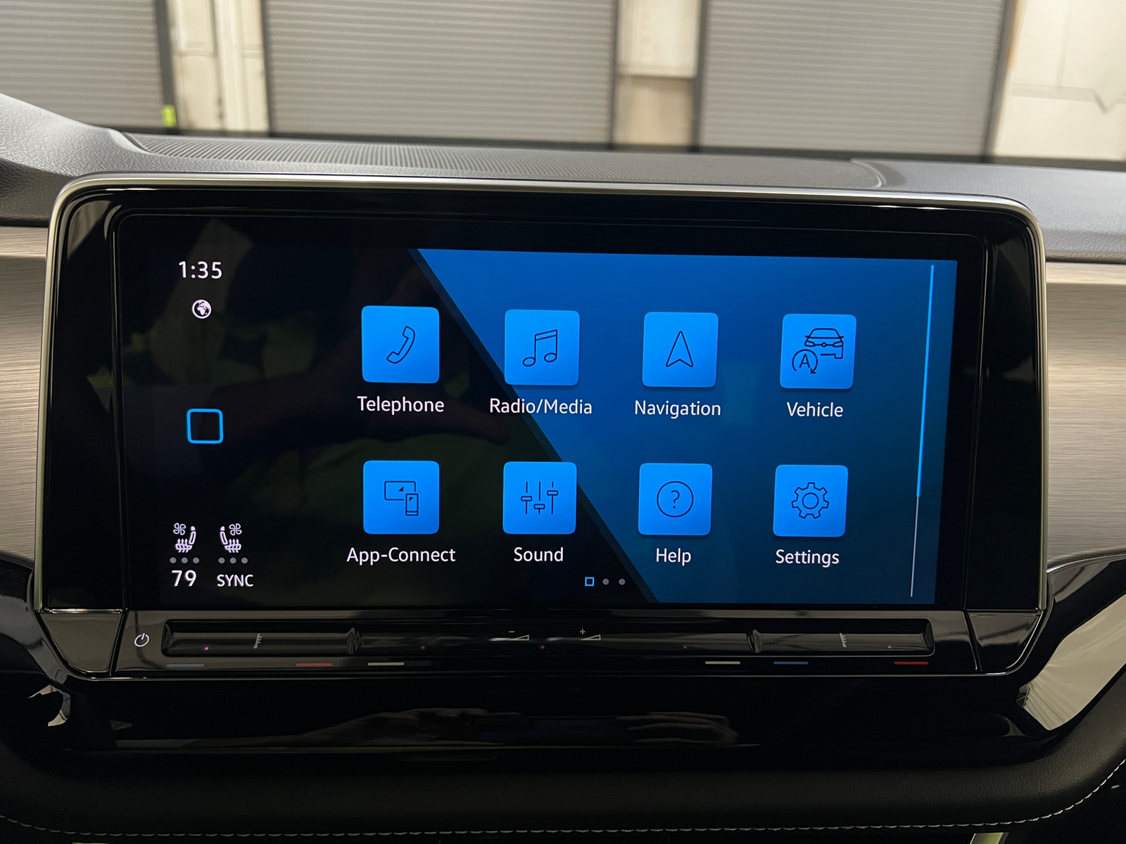 Thumbnail: 2024 Volkswagen Atlas - 3