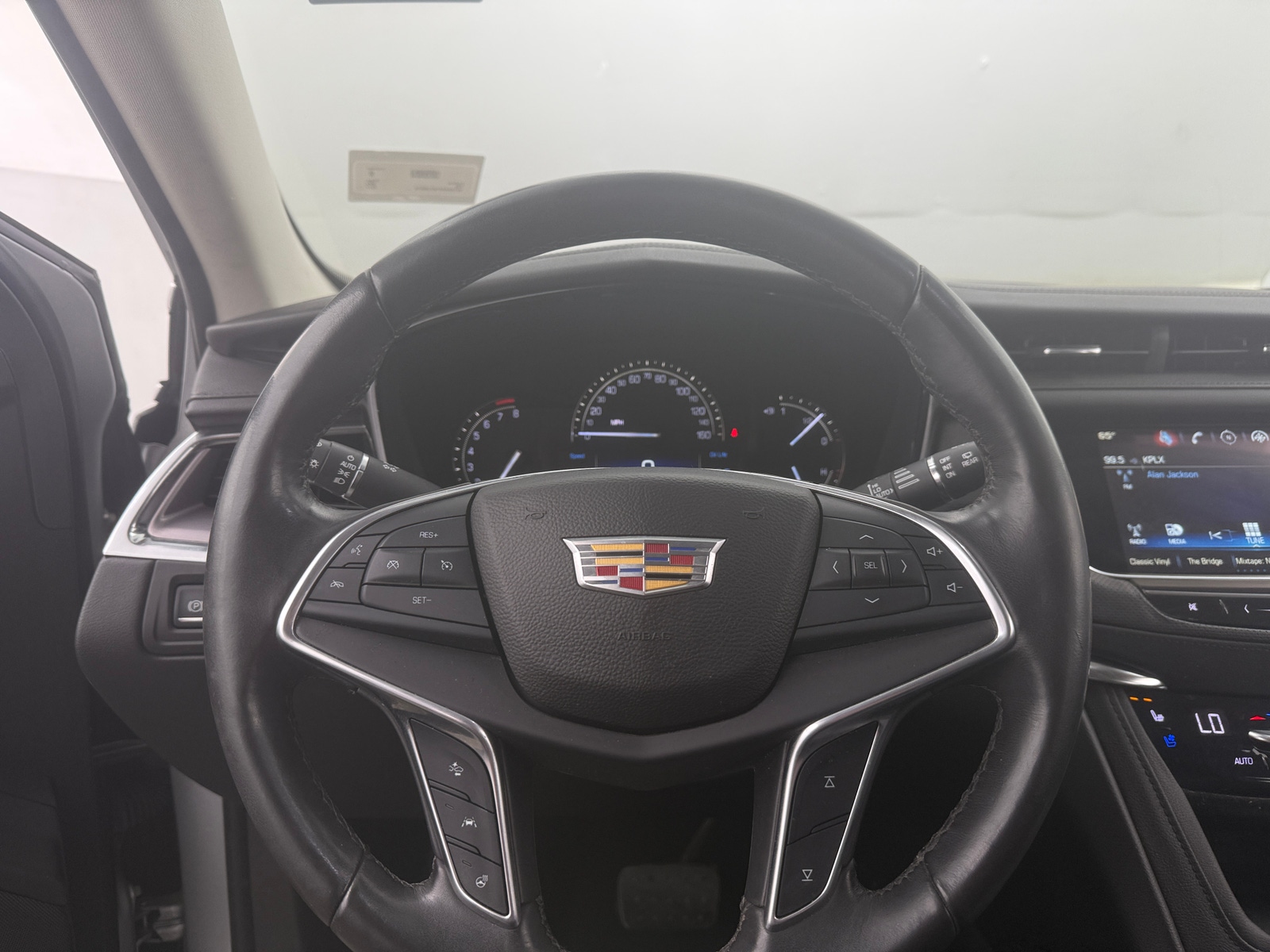 Thumbnail: 2017 Cadillac XT5 - 4