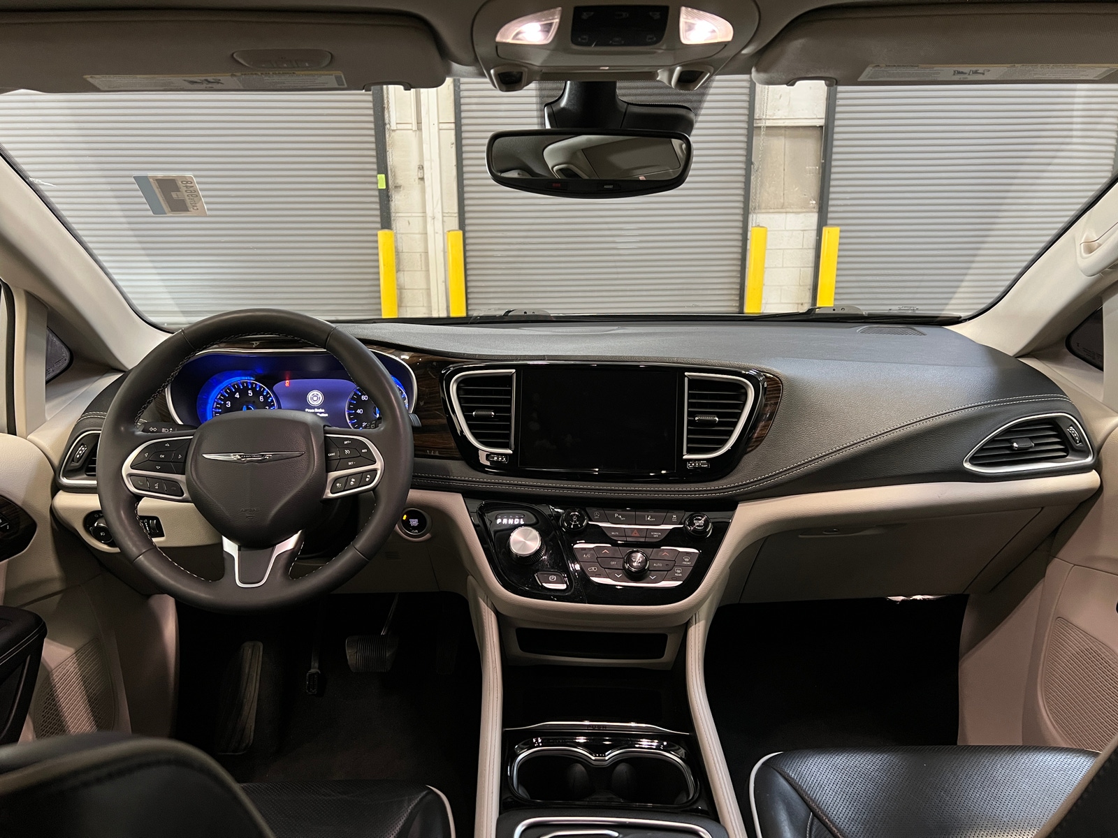 Thumbnail: 2024 Chrysler Pacifica - 2